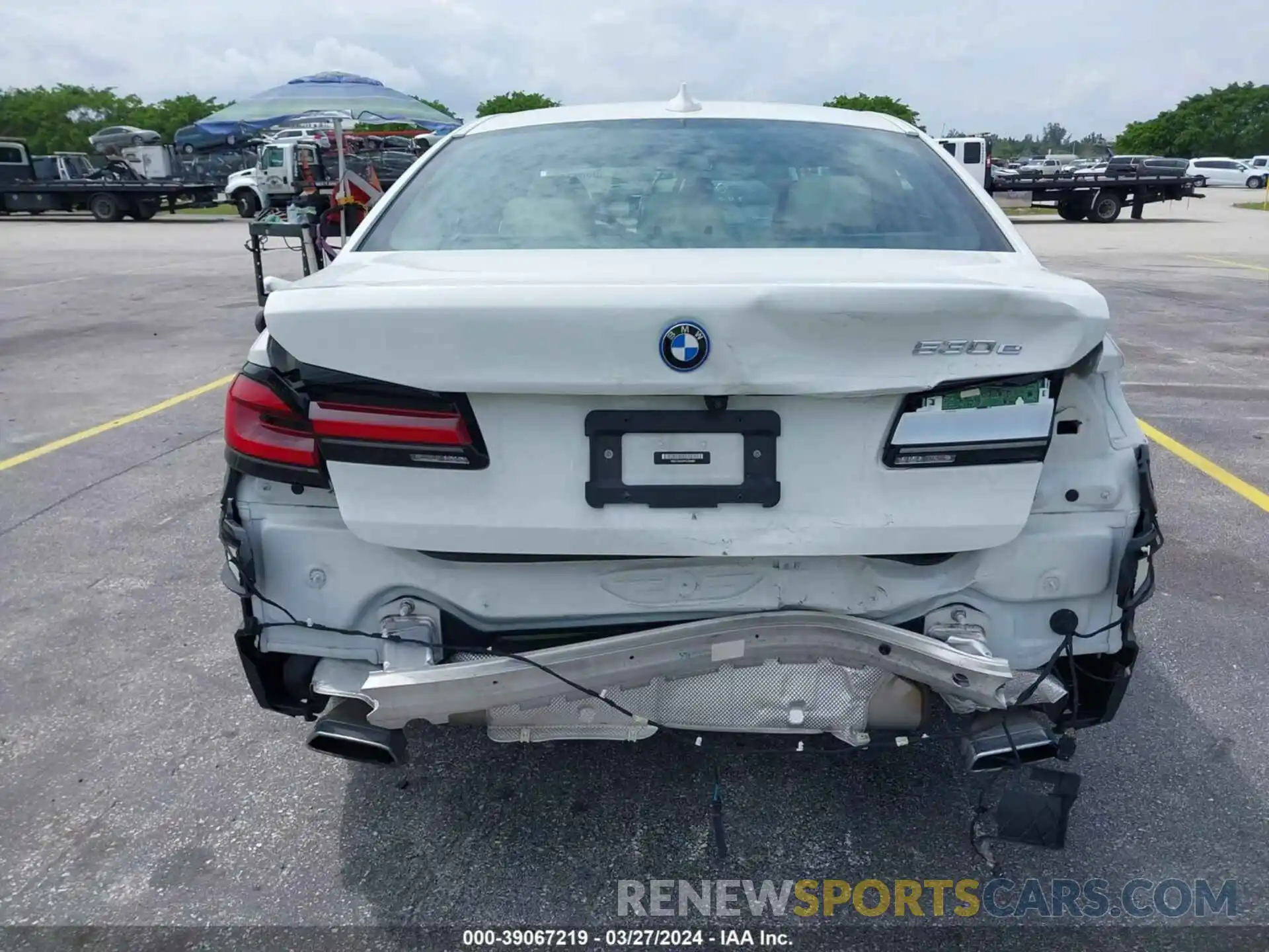 6 Фотография поврежденного автомобиля WBA13AG04PCL83986 BMW 530E 2023