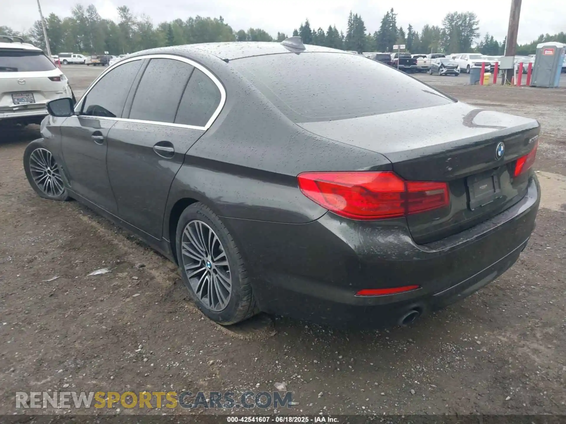 3 Photograph of a damaged car WBAJA5C53KBX87813 BMW 530I 2019