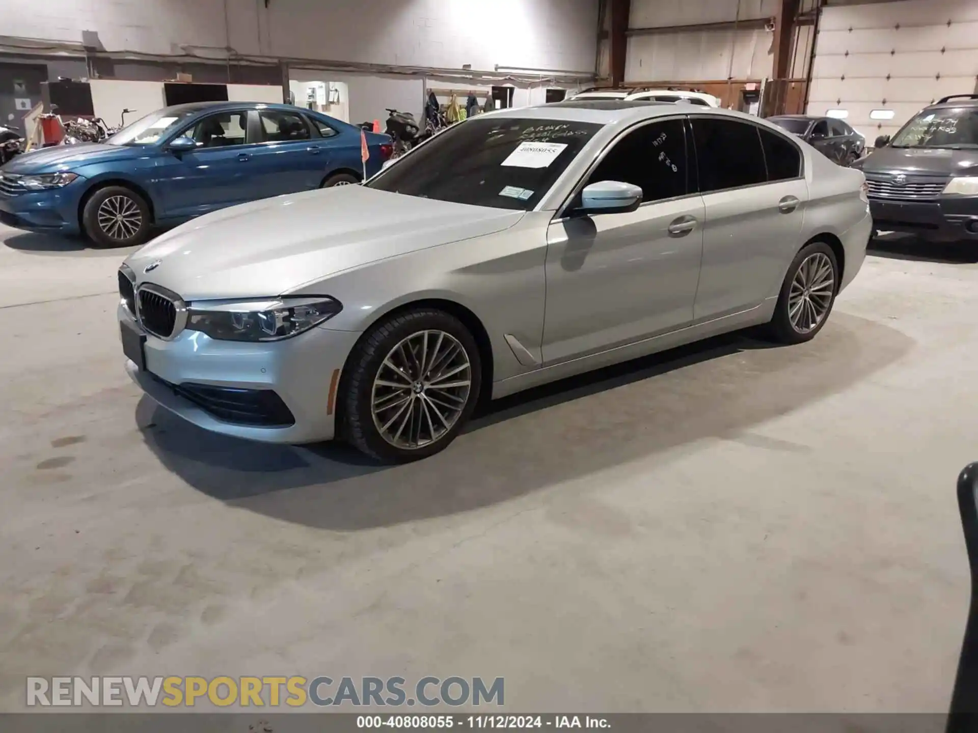 2 fotografías del automóvil dañado WBAJA5C59KWW35544 BMW 530I 2019
