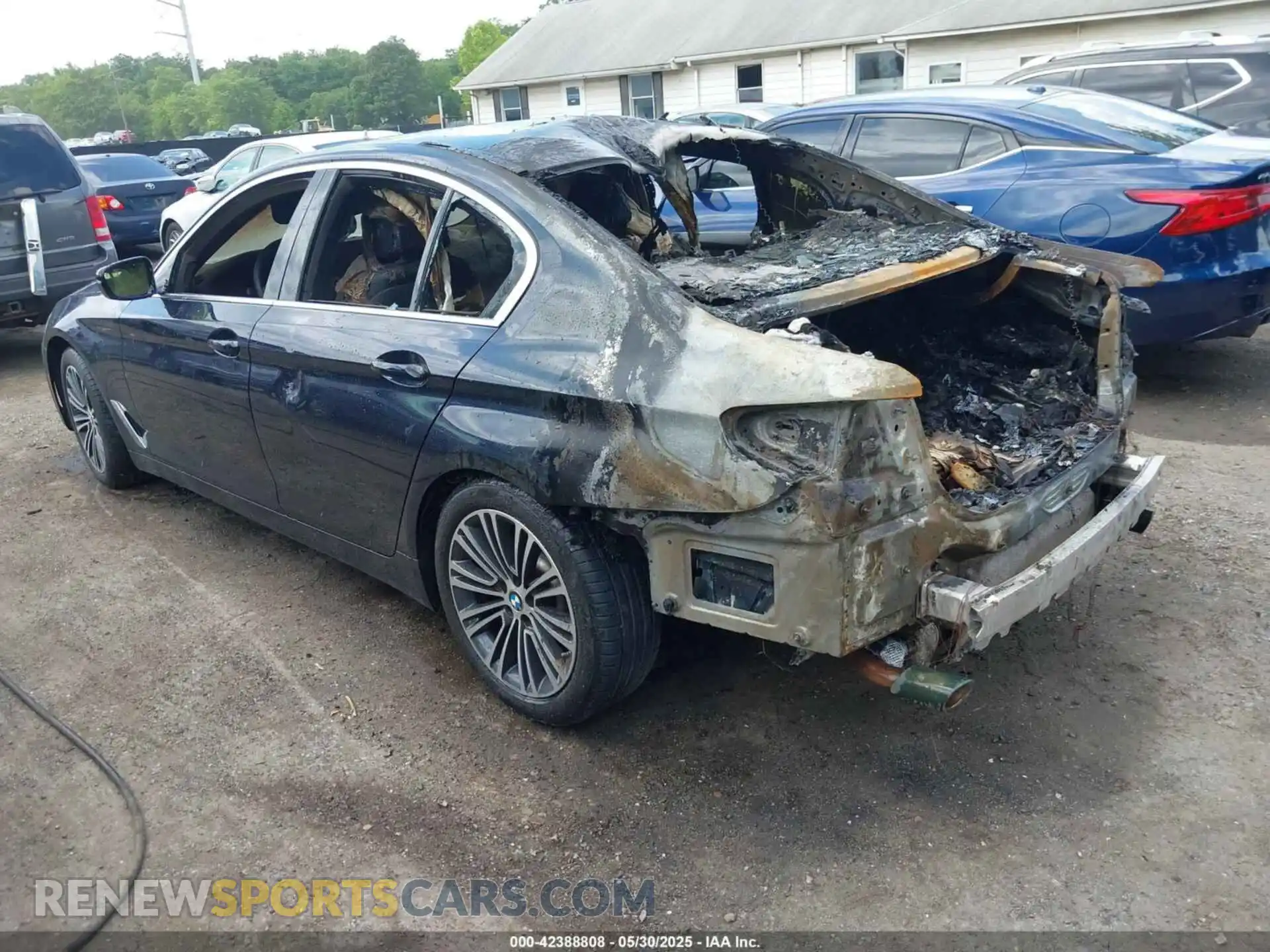 3 fotografías del automóvil dañado WBAJA7C55KWW00477 BMW 530I 2019