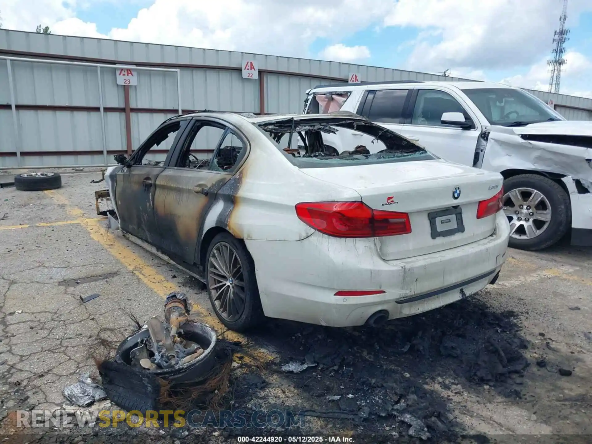 3 Photograph of a damaged car WBAJR3C01LWW99984 BMW 530I 2020