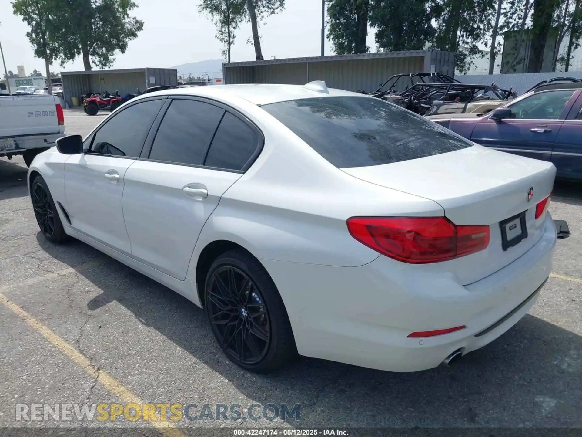 3 Photograph of a damaged car WBAJR3C04LWW69815 BMW 530I 2020