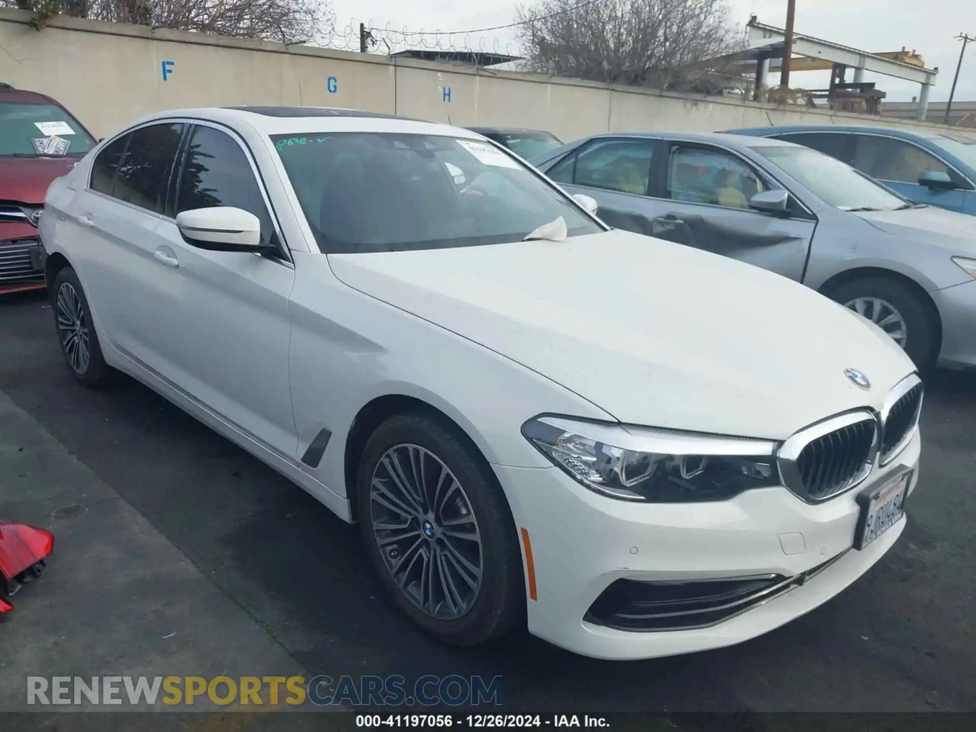 1 Photograph of a damaged car WBAJR3C05LCE47952 BMW 530I 2020