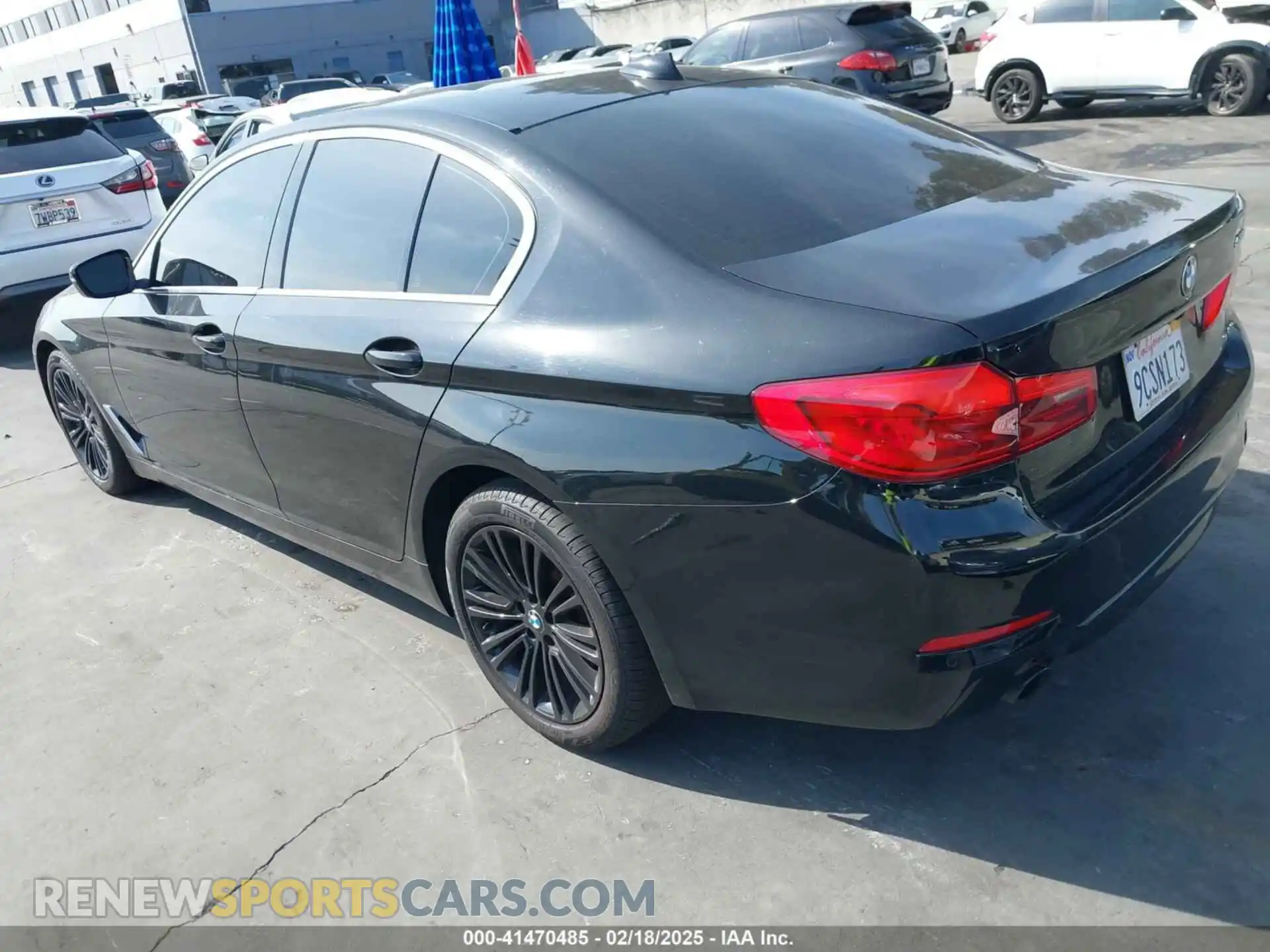 3 Фотография поврежденного автомобиля WBAJR3C08LWW64083 BMW 530I 2020