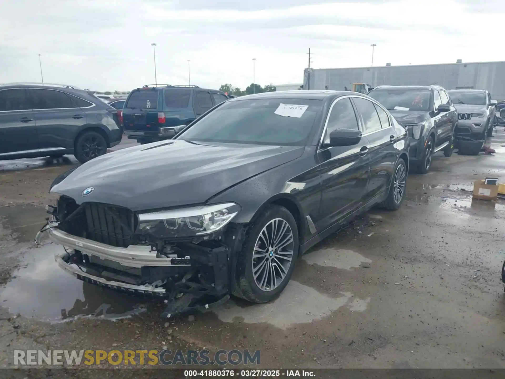 2 Фотография поврежденного автомобиля WBAJR3C08LWW77822 BMW 530I 2020