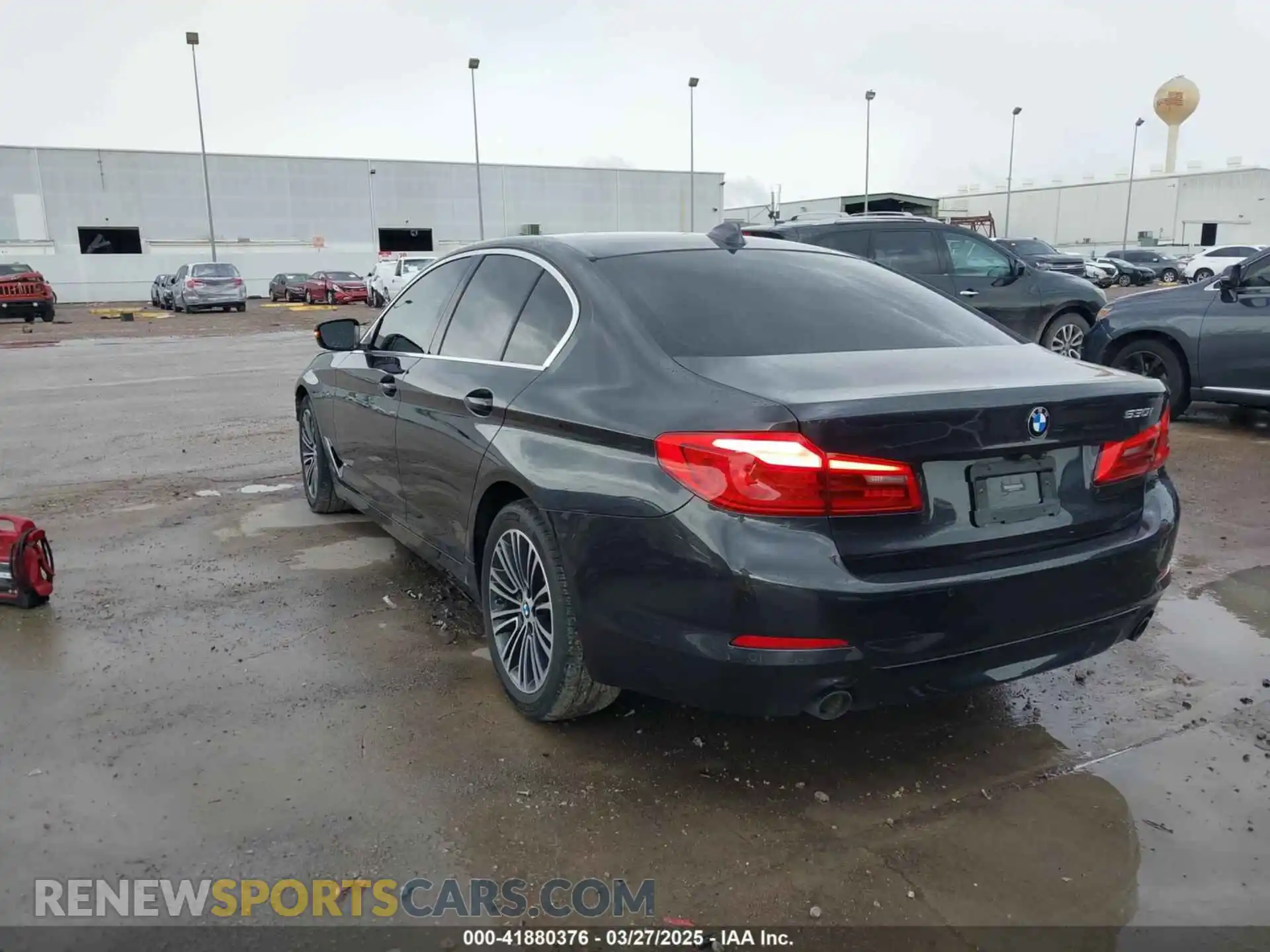 3 Фотография поврежденного автомобиля WBAJR3C08LWW77822 BMW 530I 2020