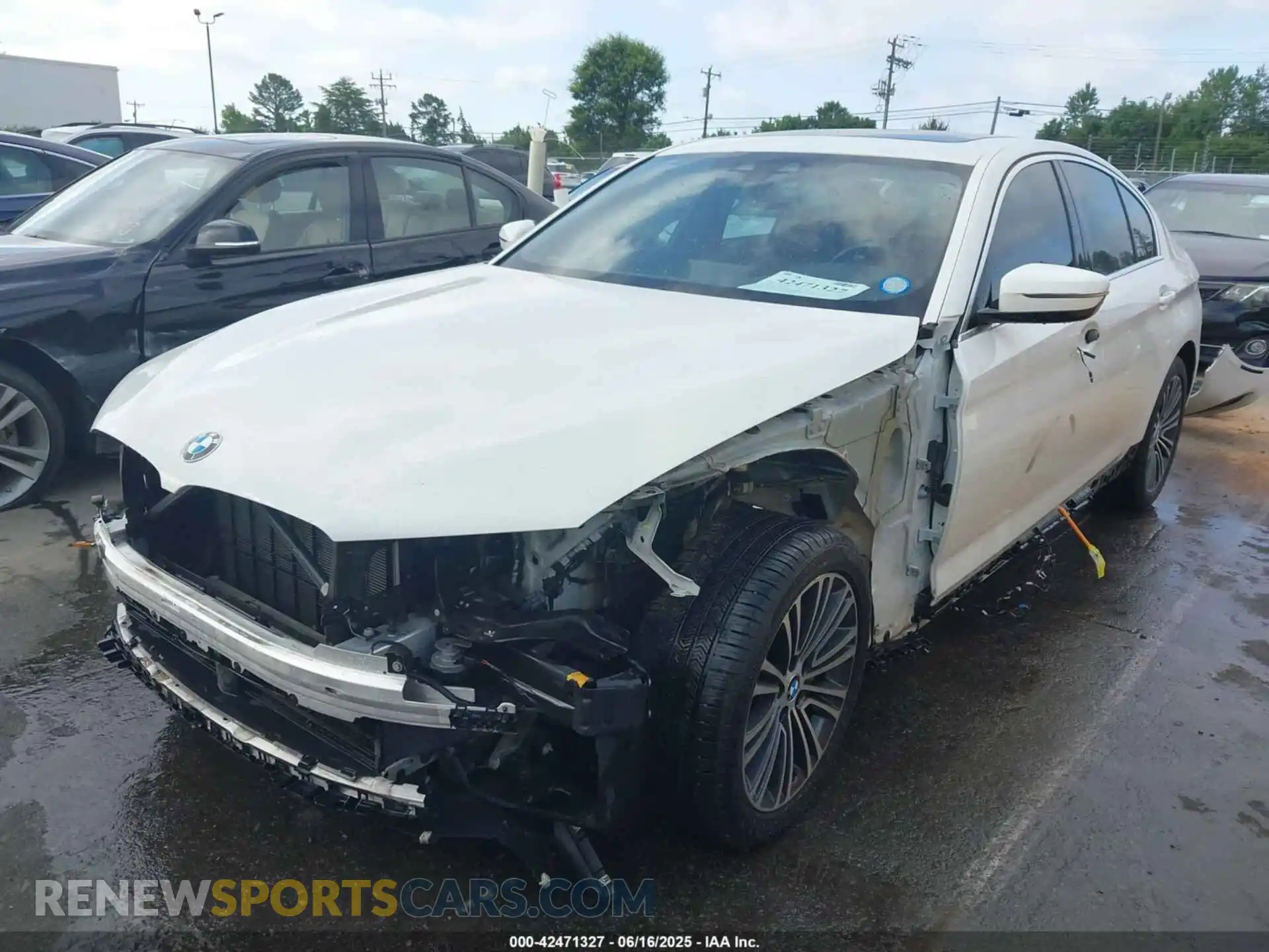 2 Photograph of a damaged car WBAJR7C06LWW55468 BMW 530I 2020