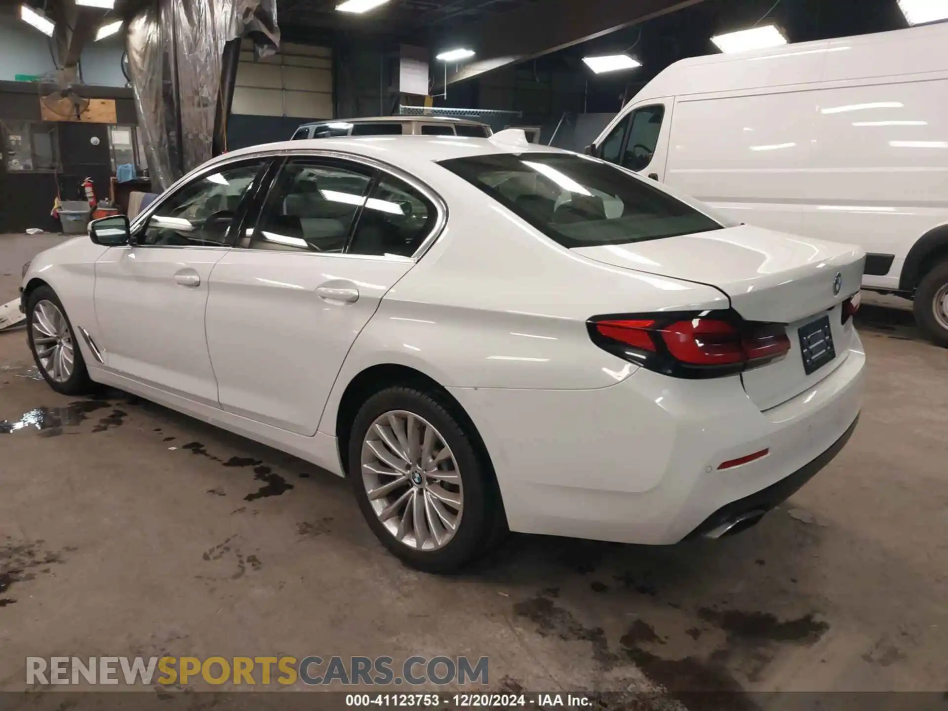 3 Photograph of a damaged car WBA53BH02MCF80188 BMW 530I 2021
