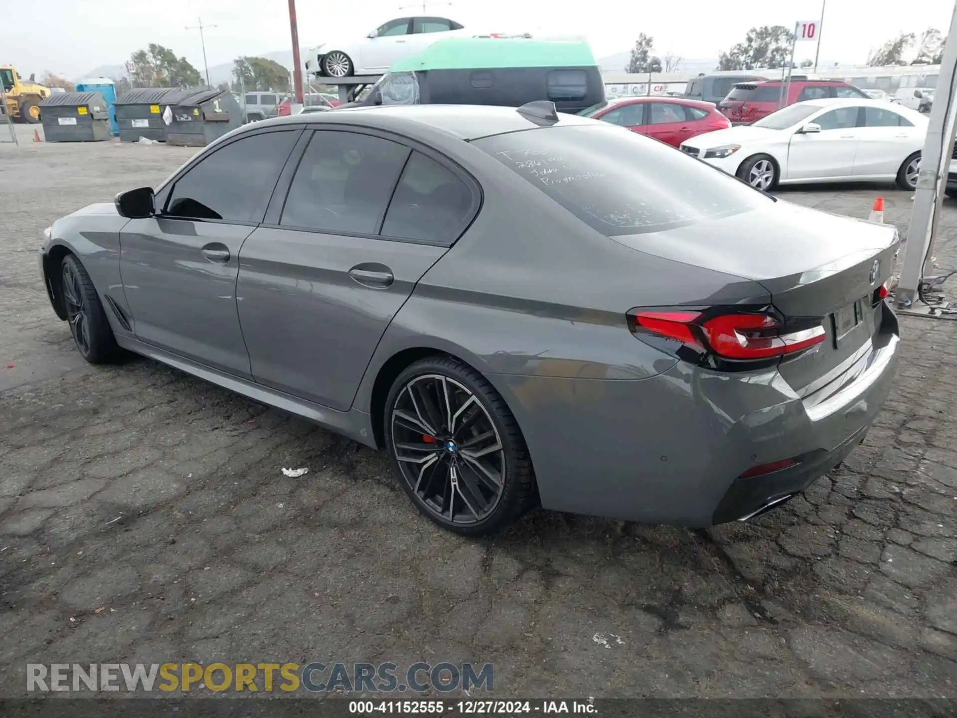 3 fotografías del automóvil dañado WBA53BH03MCG12419 BMW 530I 2021