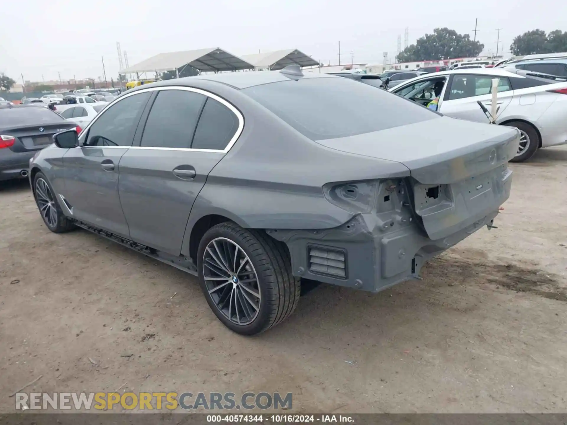 3 Photograph of a damaged car WBA53BH03MWX33172 BMW 530I 2021