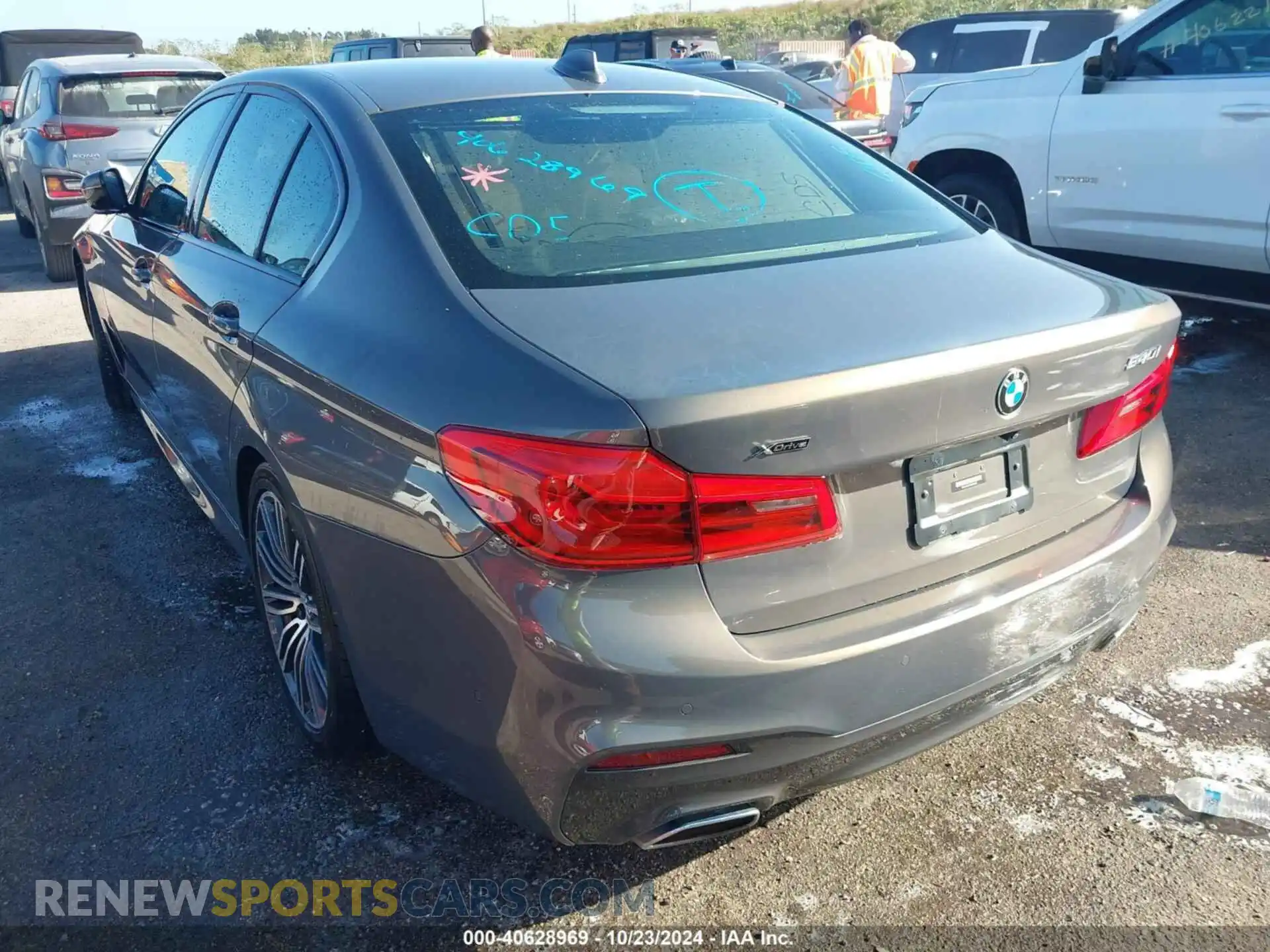 3 Photograph of a damaged car WBAJE7C58KG892575 BMW 540I 2019