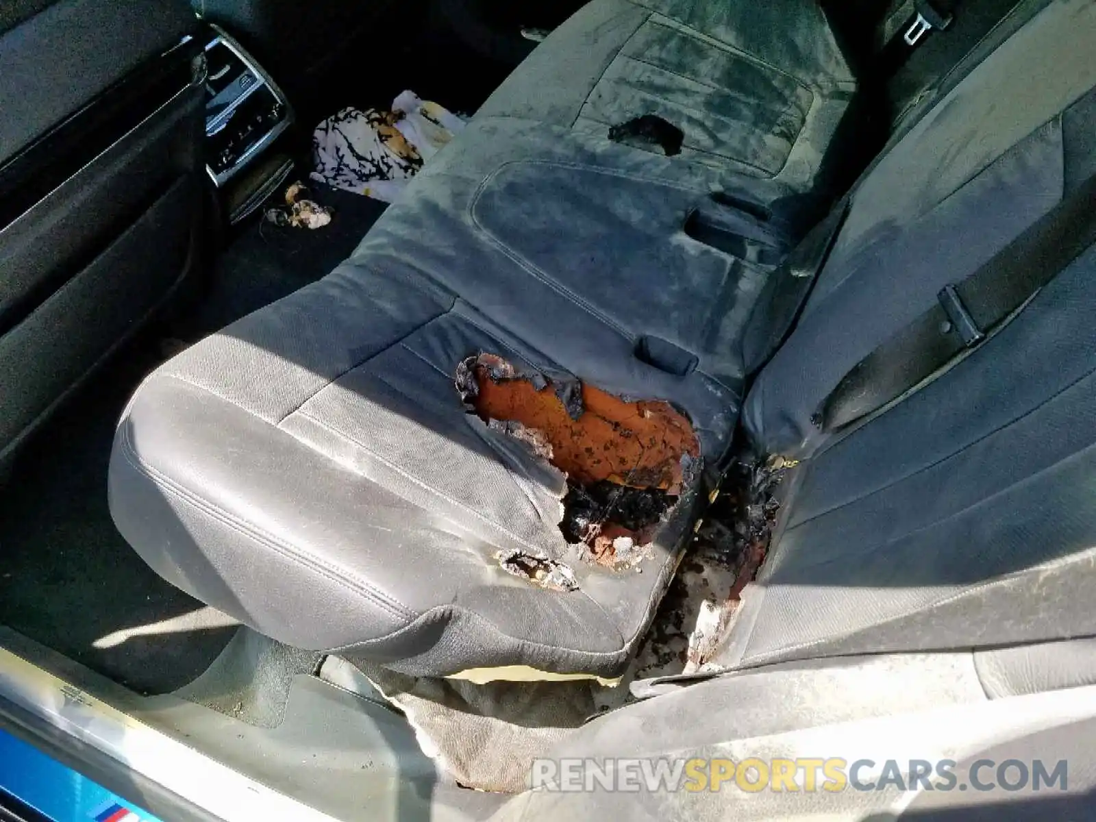 9 Фотография поврежденного автомобиля WBA7E2C55KB217664 BMW 7 SERIES 2019