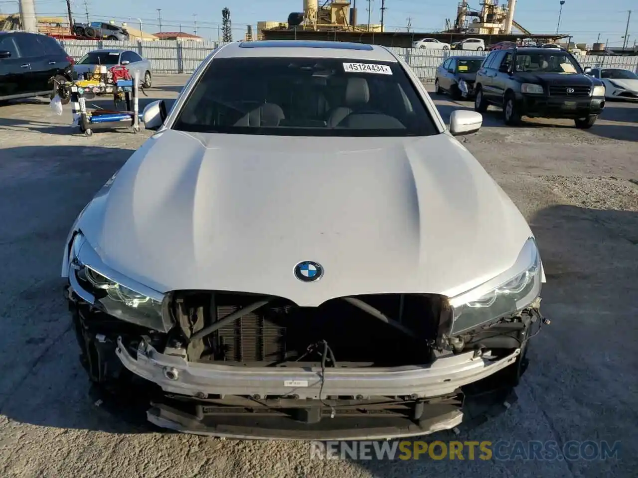 5 Photograph of a damaged car WBA7E2C57KB454317 BMW 7 SERIES 2019
