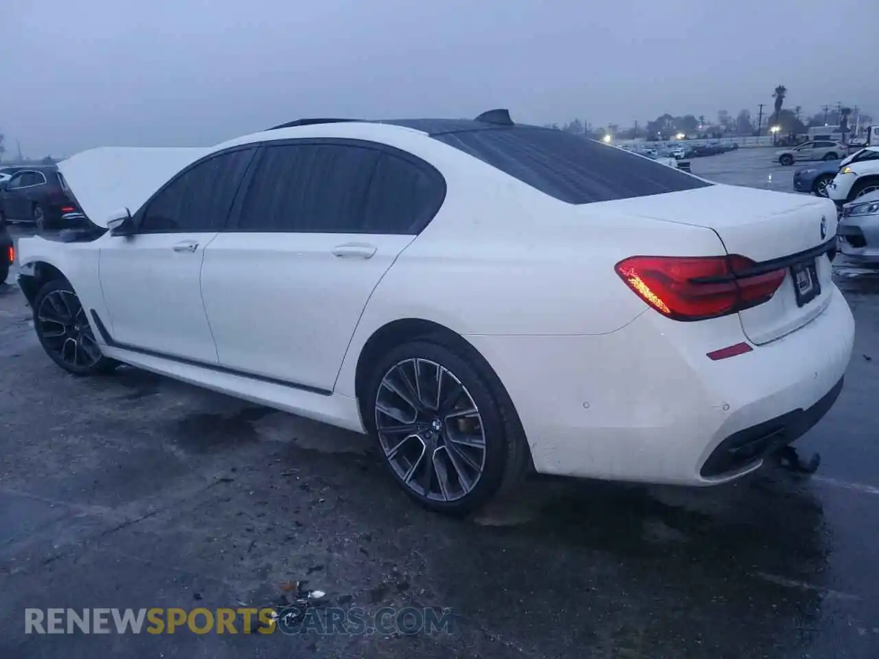 2 Фотография поврежденного автомобиля WBA7F0C59KGM24921 BMW 7 SERIES 2019