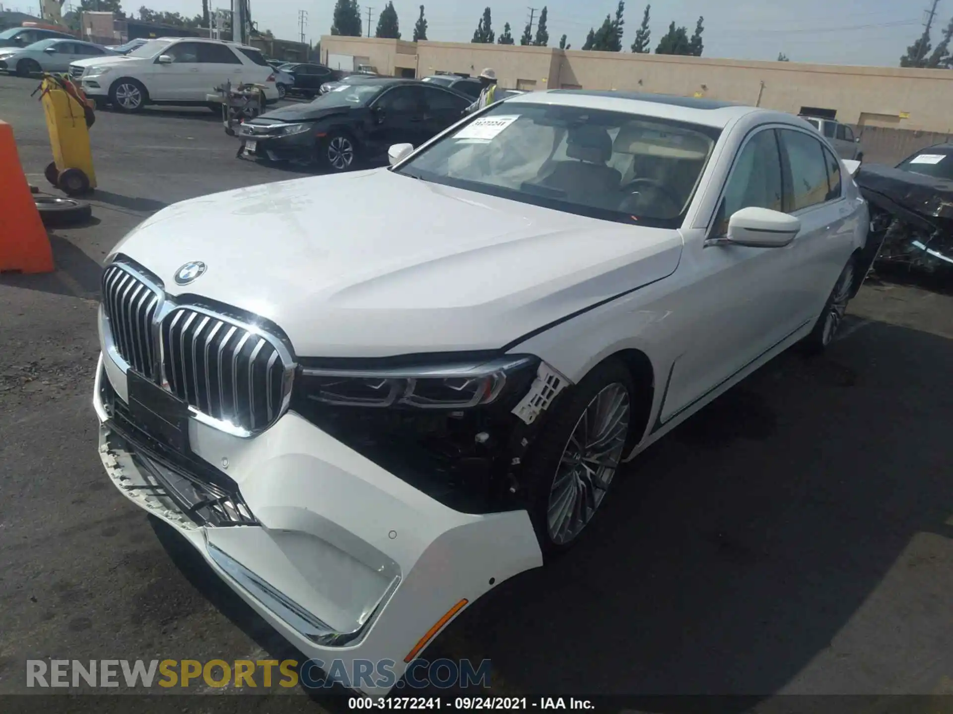 2 Photograph of a damaged car WBA7T2C00LGL17198 BMW 7 SERIES 2020