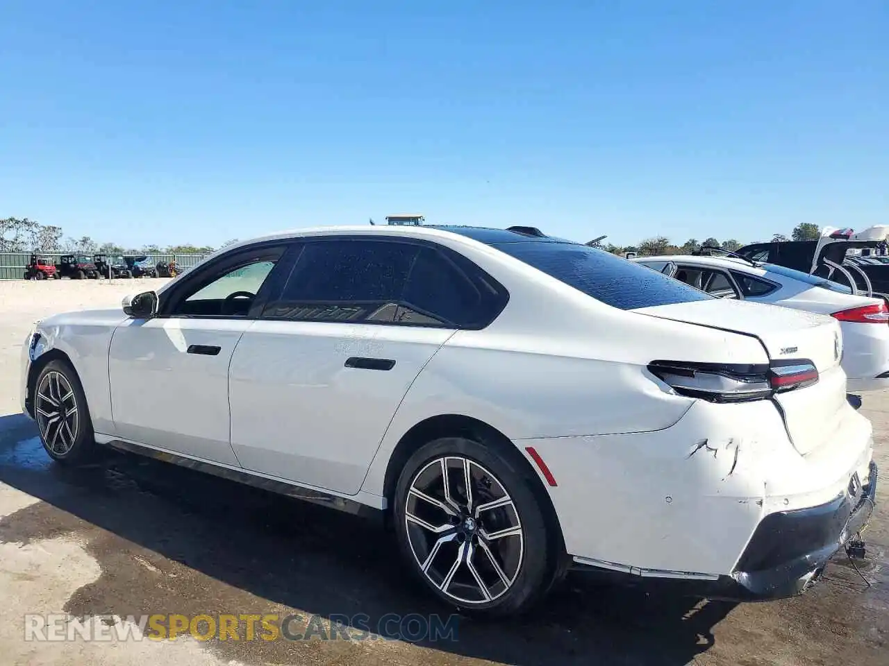 2 fotografías del automóvil dañado WBA33EJ0XRCR41643 BMW 7 SERIES 2024
