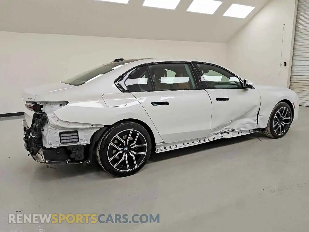 3 Photograph of a damaged car WBA33EH08TCW69686 BMW 7 SERIES 2026
