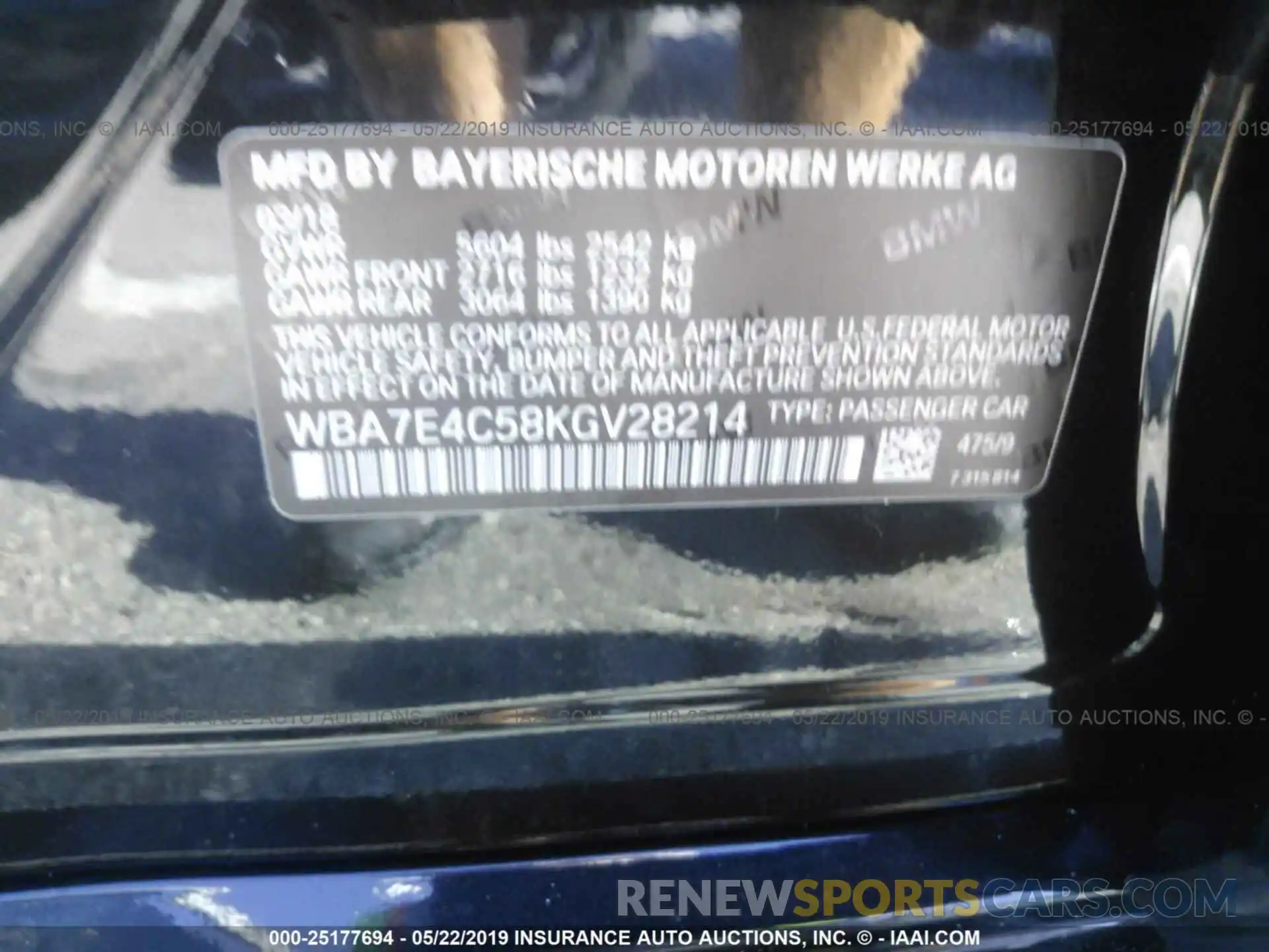 9 Photograph of a damaged car WBA7E4C58KGV28214 BMW 740 2019