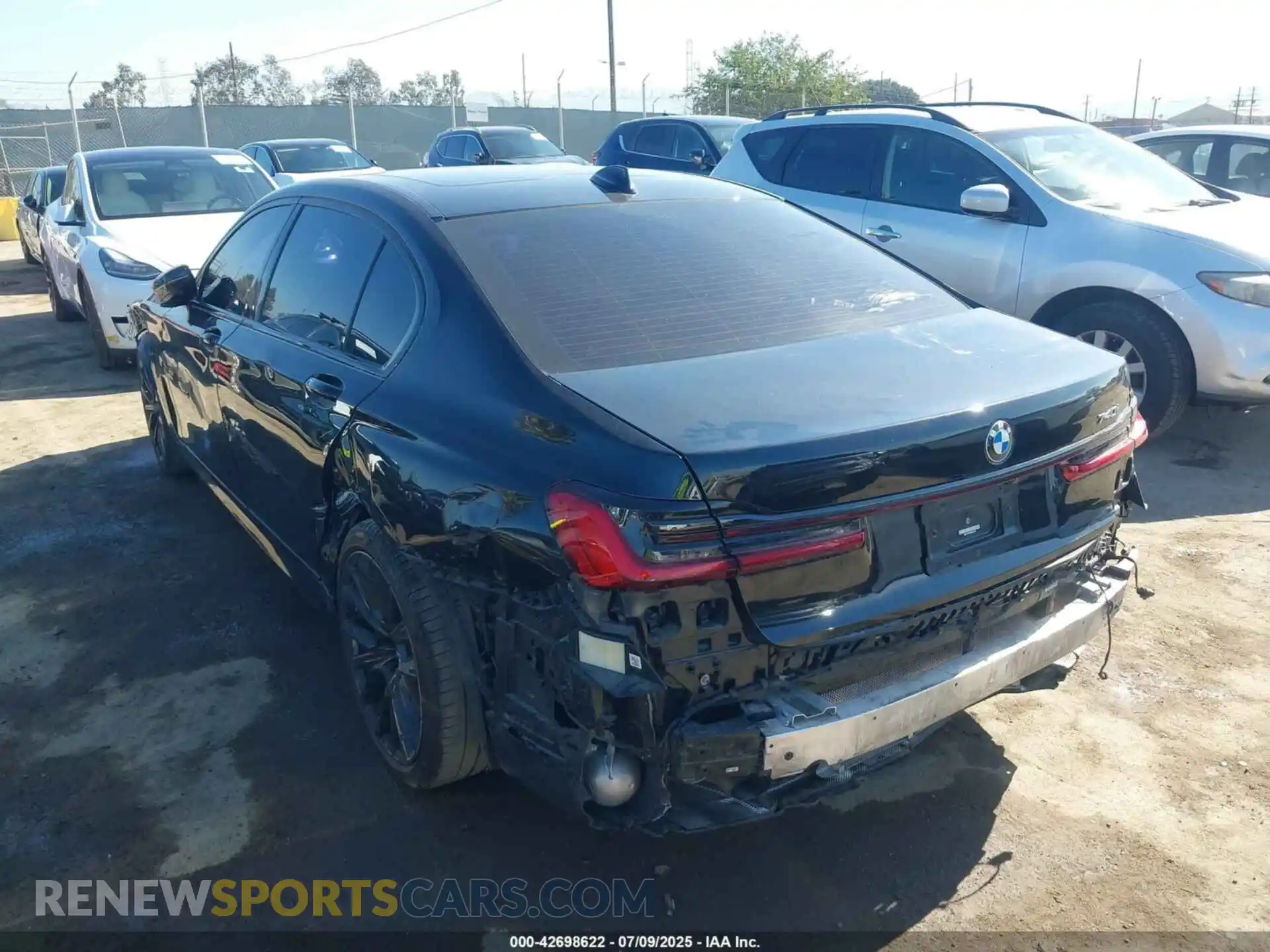 3 Фотография поврежденного автомобиля WBA7T2C04NCK36795 BMW 740 2022