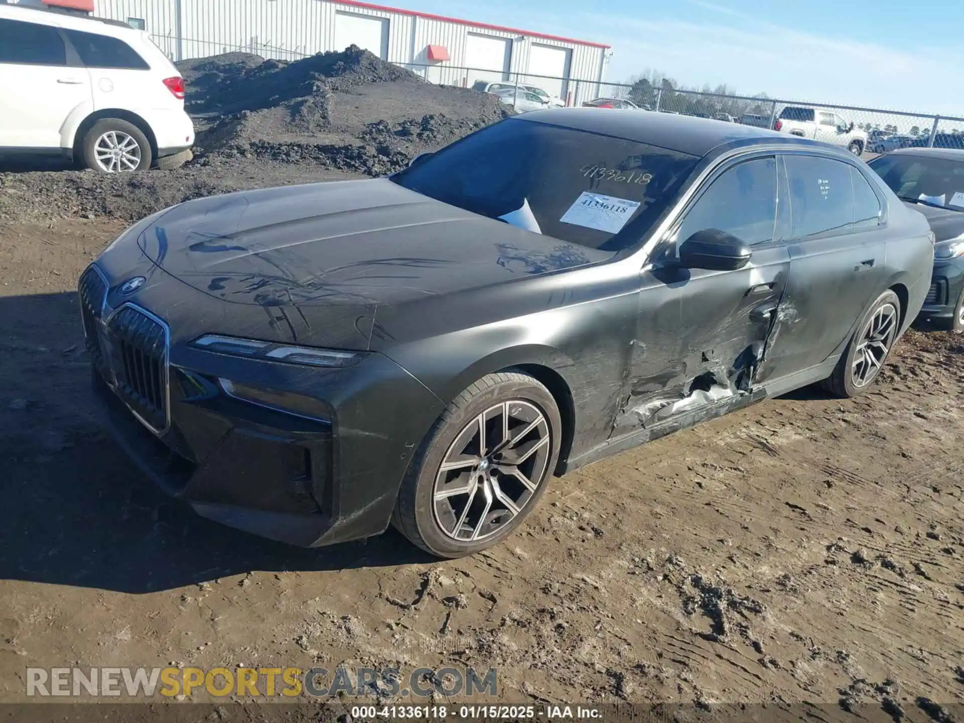 2 Photograph of a damaged car WBA23EH00PCM61075 BMW 740 2023