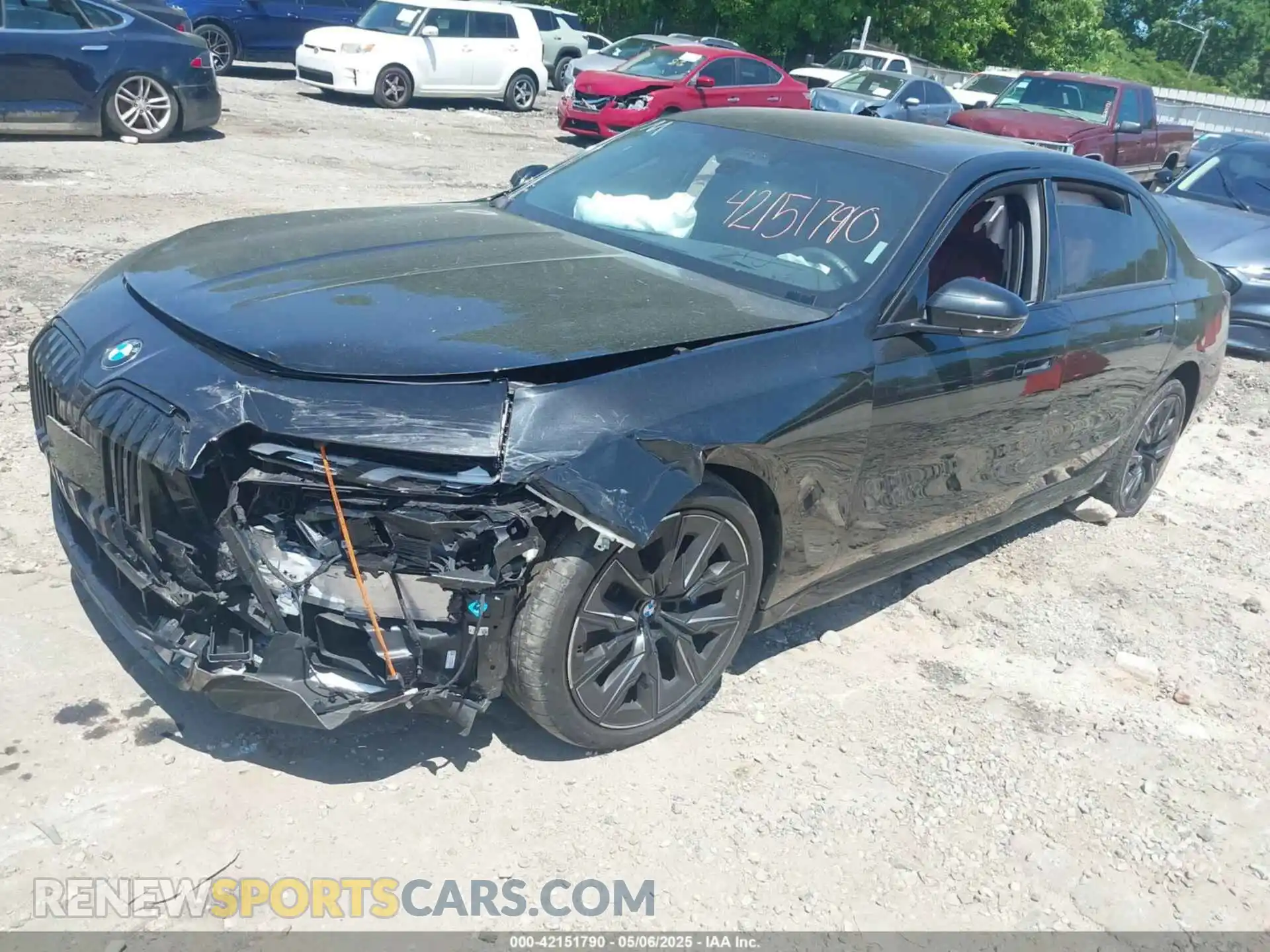 2 Photograph of a damaged car WBA23EH01PCN58267 BMW 740 2023