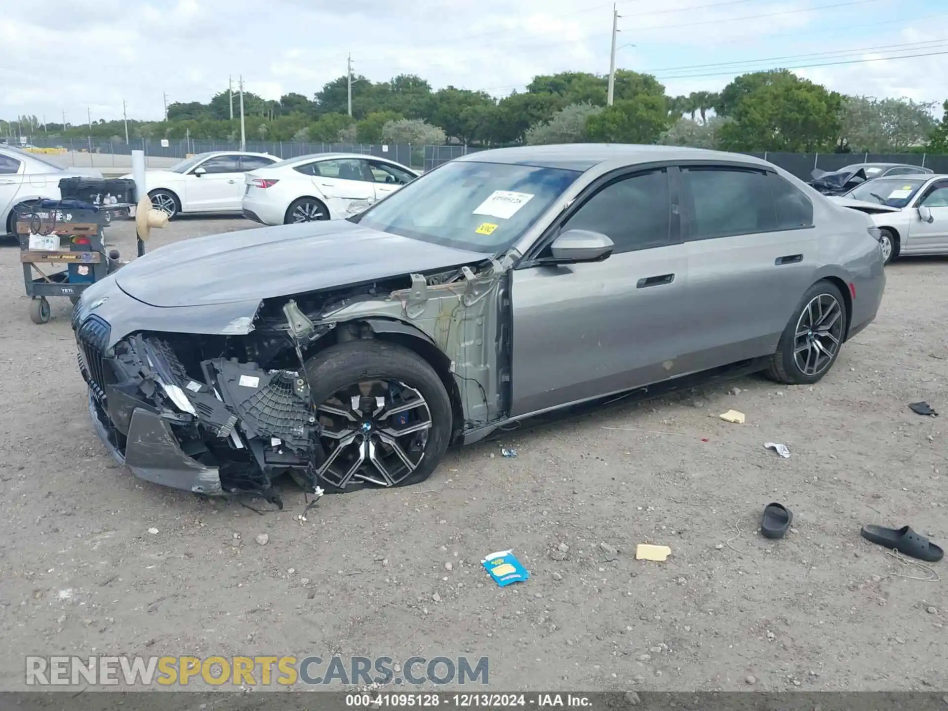 2 Photograph of a damaged car WBA23EH05PCM45793 BMW 740 2023