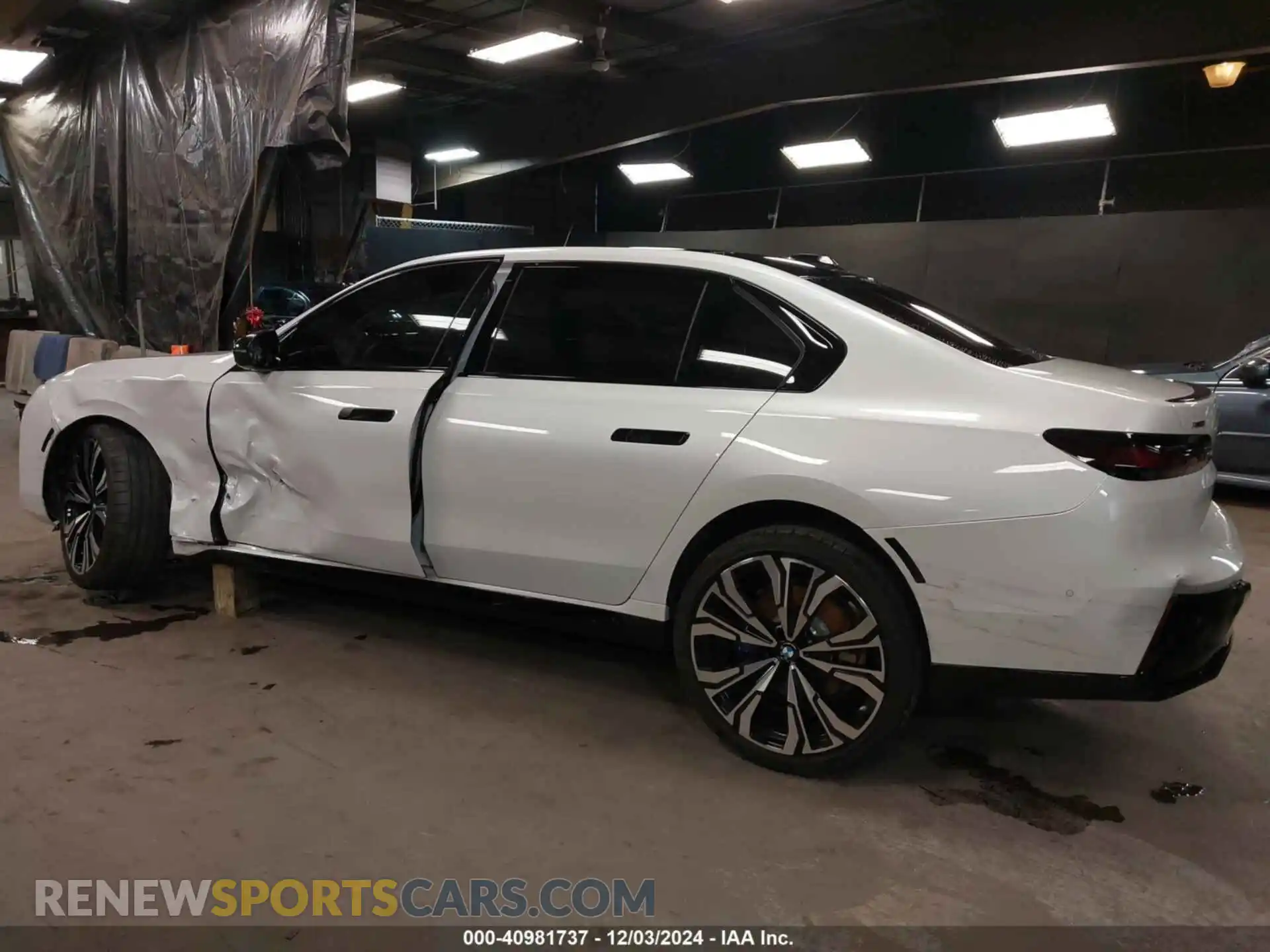 3 Photograph of a damaged car WBA33EH08RCT07964 BMW 740 2024
