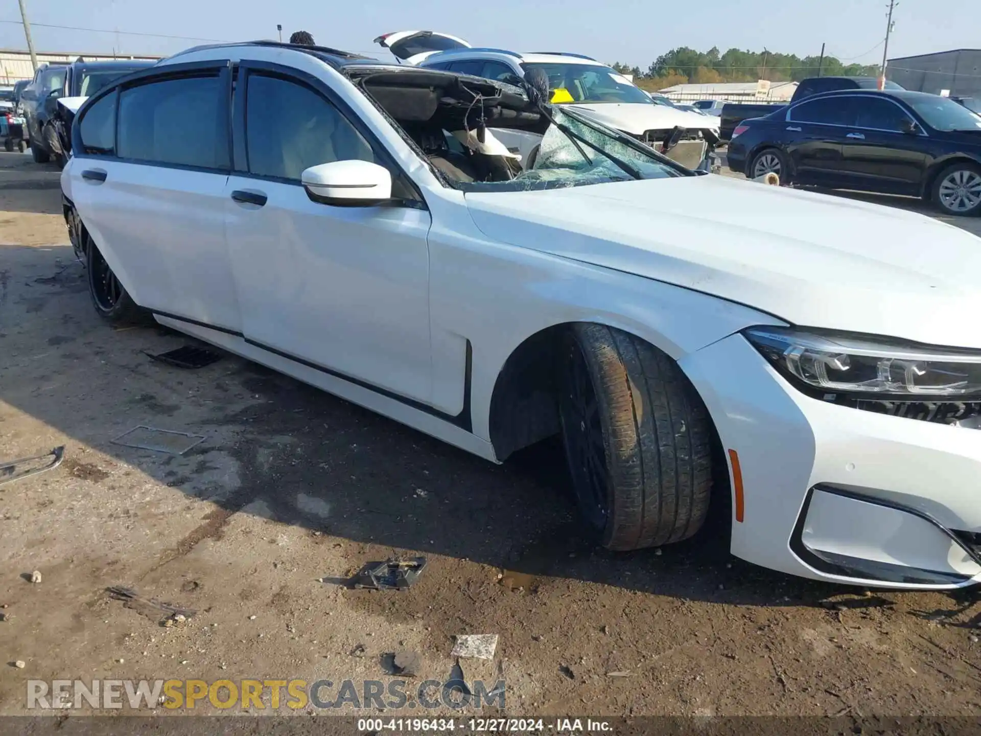 1 Photograph of a damaged car WBA7T2C05LGL17813 BMW 740I 2020