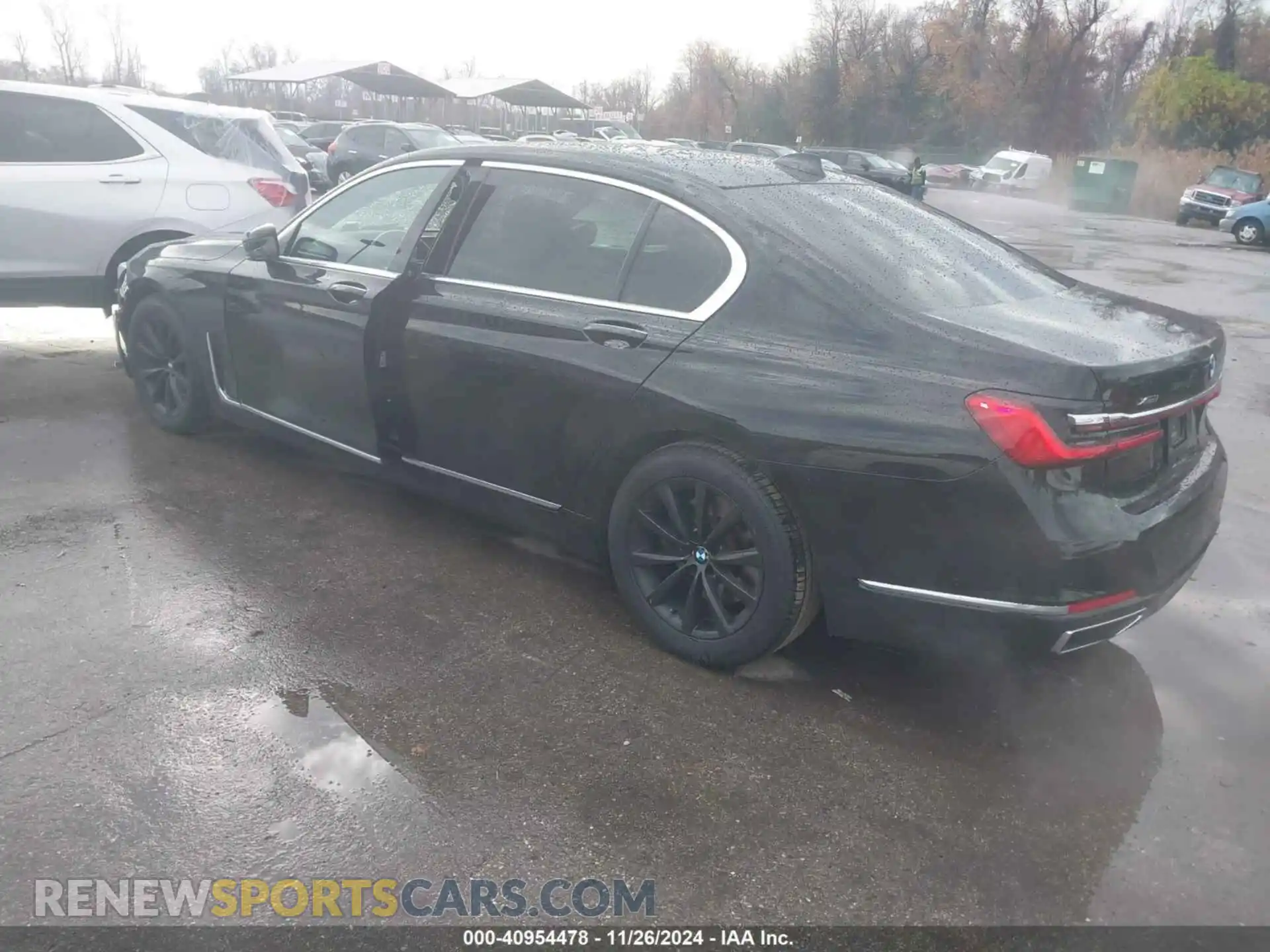 3 Photograph of a damaged car WBA7T4C08LGG62686 BMW 740I 2020