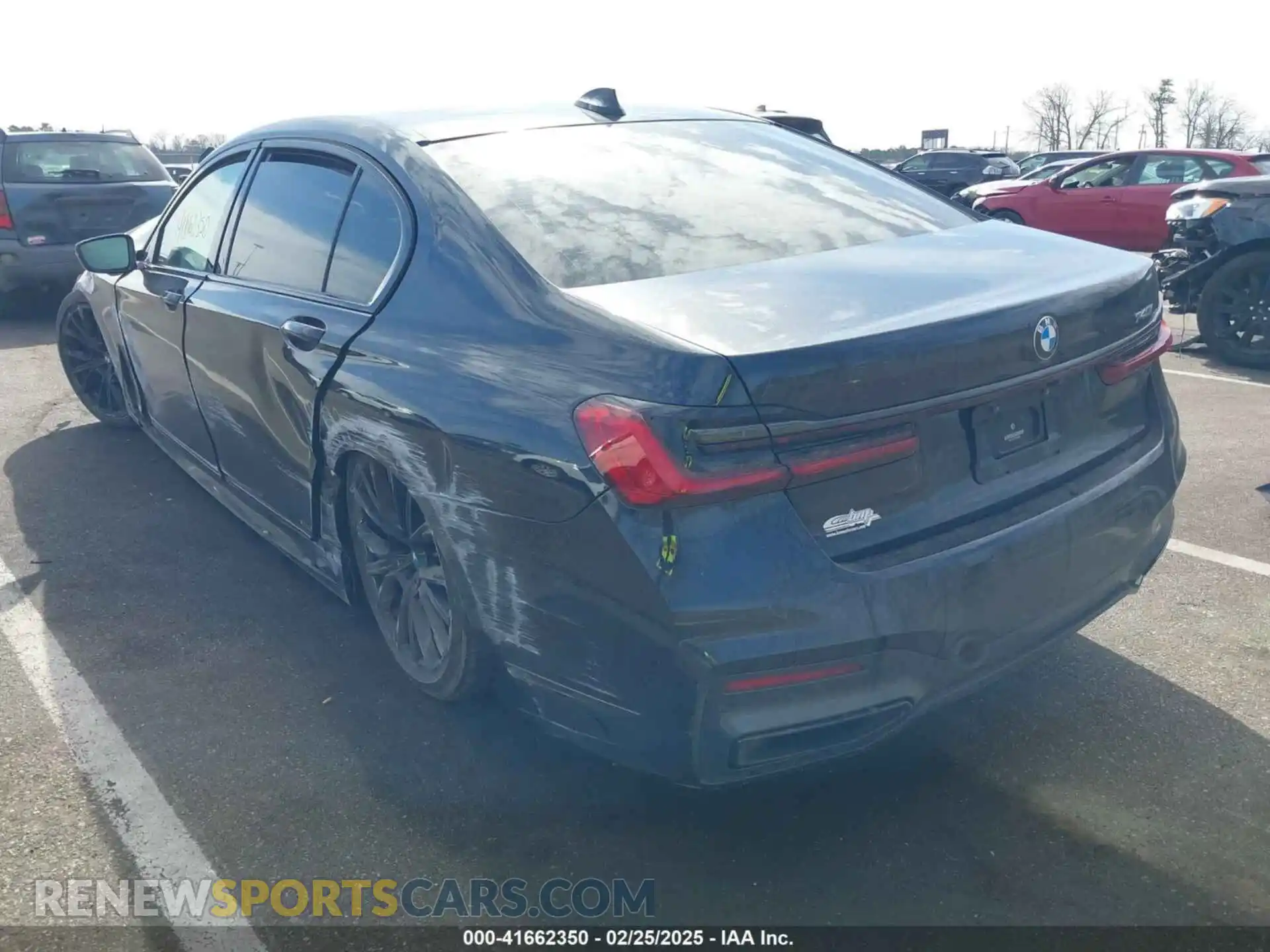 3 fotografías del automóvil dañado WBA7T2C03MCF58569 BMW 740I 2021