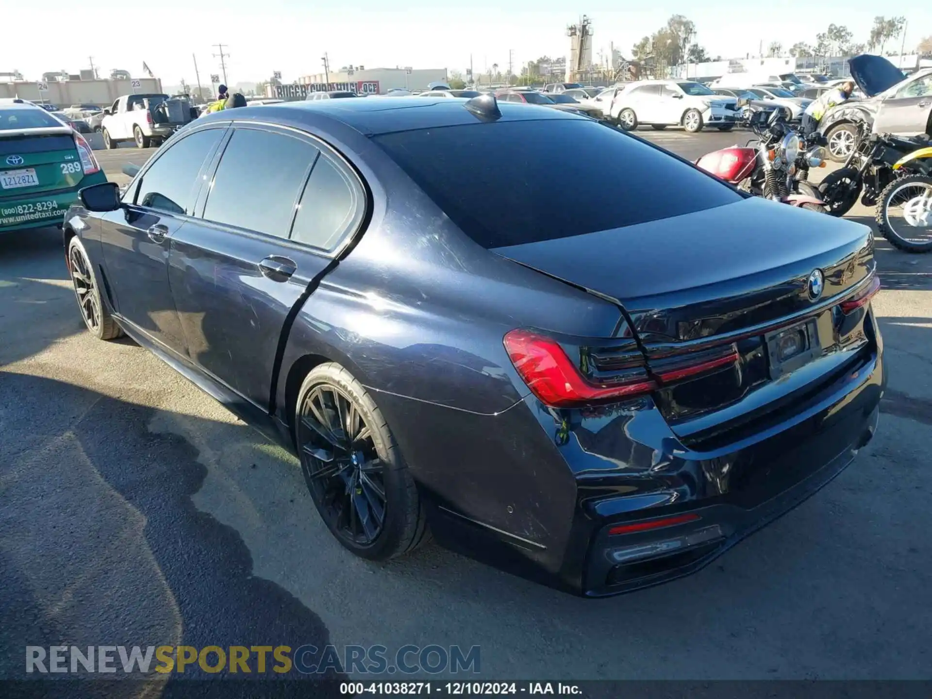 3 fotografías del automóvil dañado WBA7T2C0XMCF02144 BMW 740I 2021
