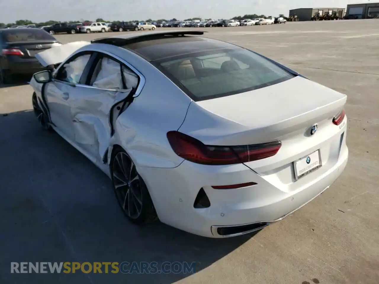 3 Photograph of a damaged car WBAGV2C0XLCE26319 BMW 8 SERIES 2020