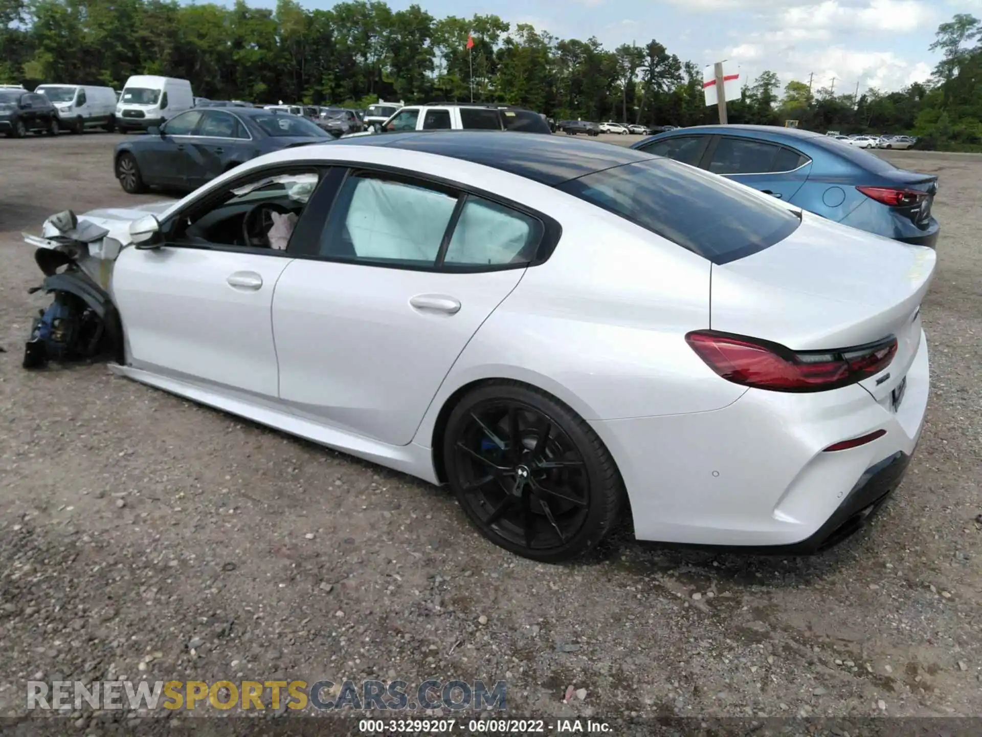 3 Photograph of a damaged car WBAGV8C09LBP49055 BMW 8 SERIES 2020