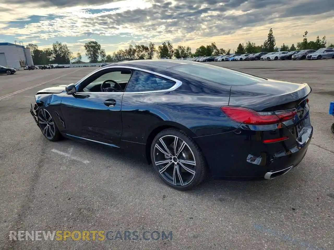 2 fotografías del automóvil dañado WBAAE2C07MCF46554 BMW 8 SERIES 2021