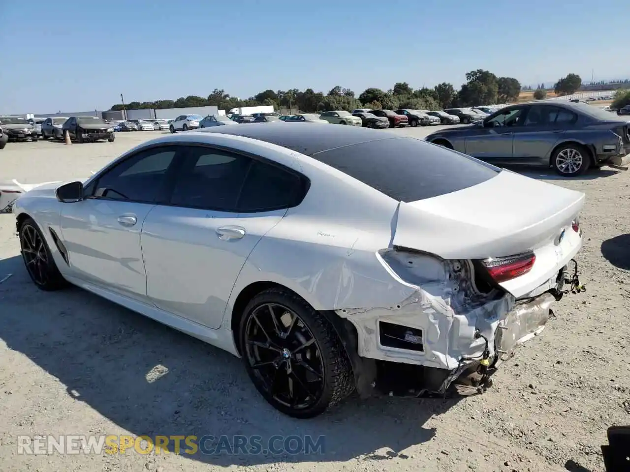 2 Photograph of a damaged car WBAGV2C06MCF70614 BMW 8 SERIES 2021