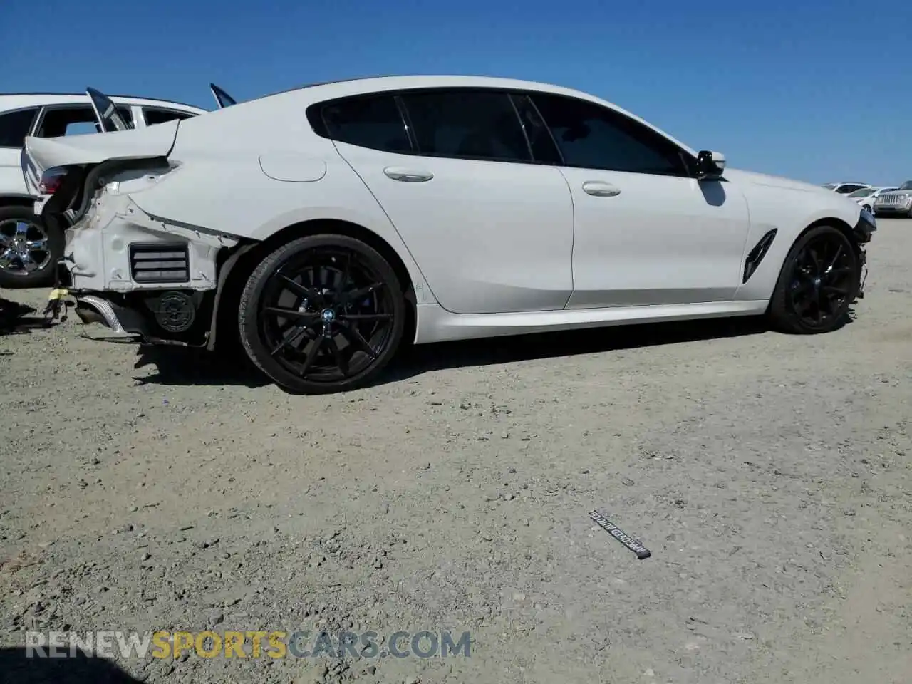 3 Photograph of a damaged car WBAGV2C06MCF70614 BMW 8 SERIES 2021
