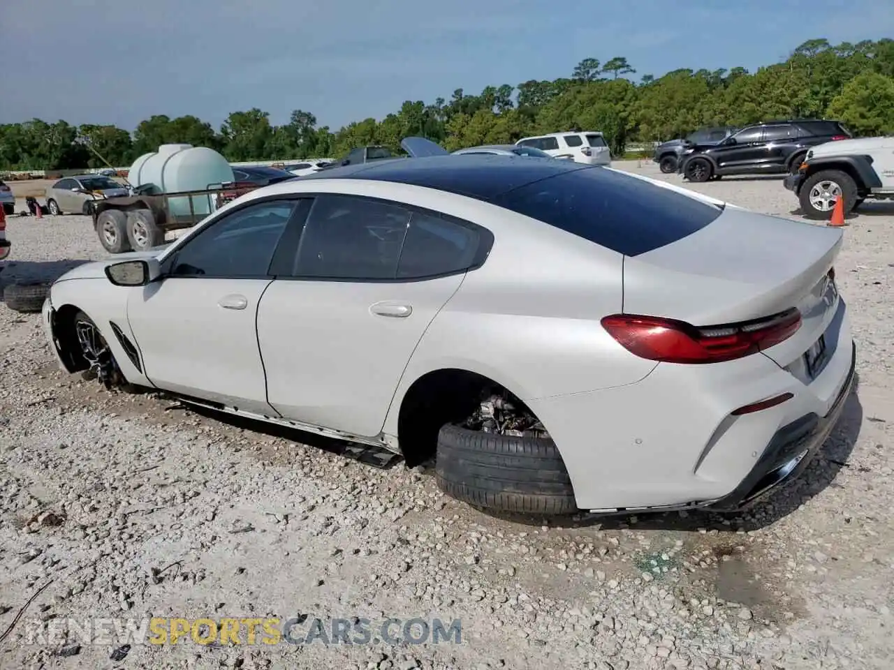 2 Photograph of a damaged car WBAGV4C03MCG29629 BMW 8 SERIES 2021