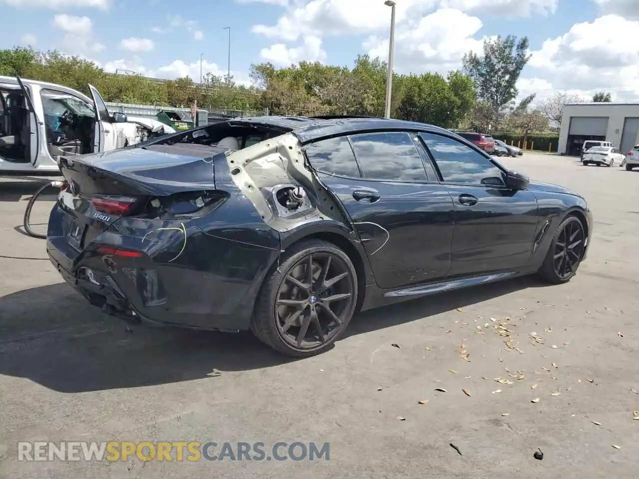 3 Photograph of a damaged car WBAGV2C06NCJ91224 BMW 8 SERIES 2022