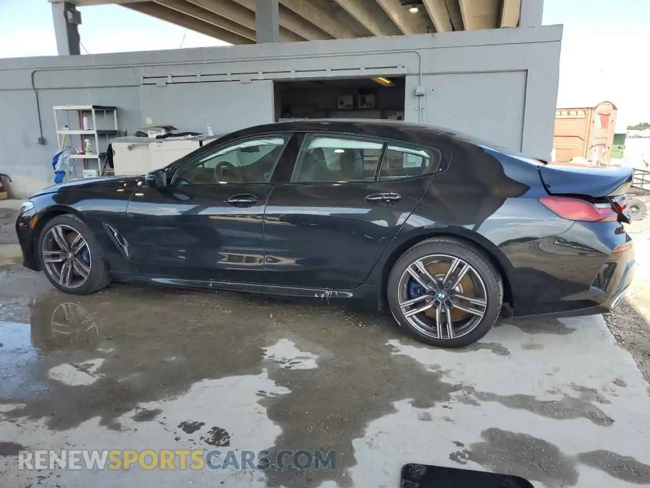 2 fotografías del automóvil dañado WBAGV4C05PCM99791 BMW 8 SERIES 2023