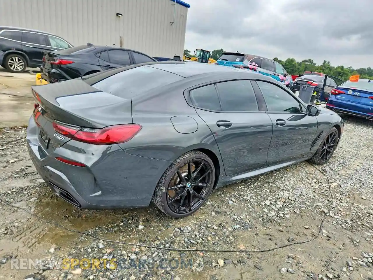 3 Фотография поврежденного автомобиля WBAGV2C09TCW95991 BMW 8 SERIES 2026