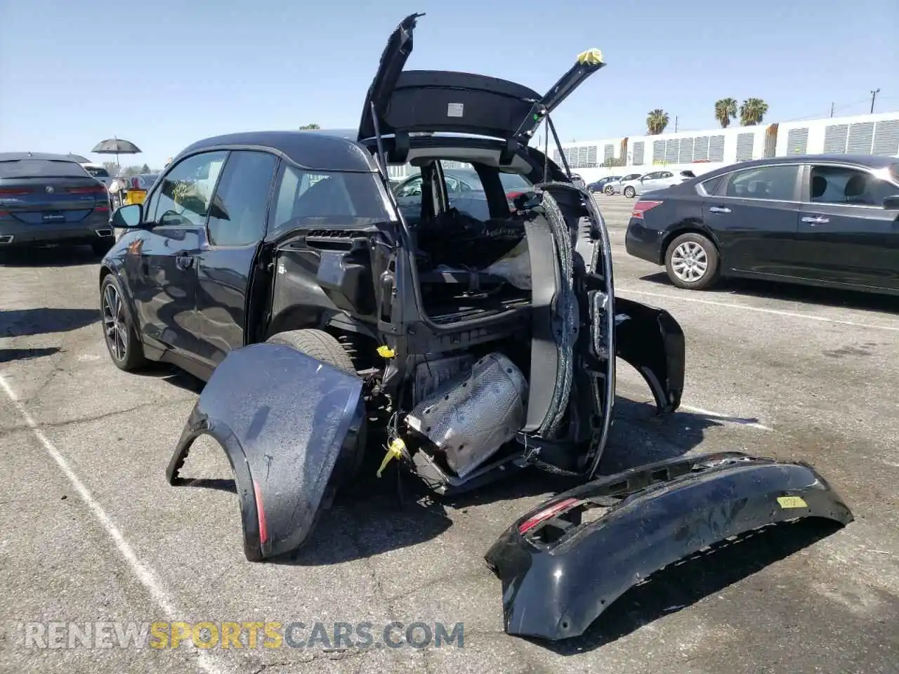 3 fotografías del automóvil dañado WBY8P8C55K7E87034 BMW I SERIES 2019