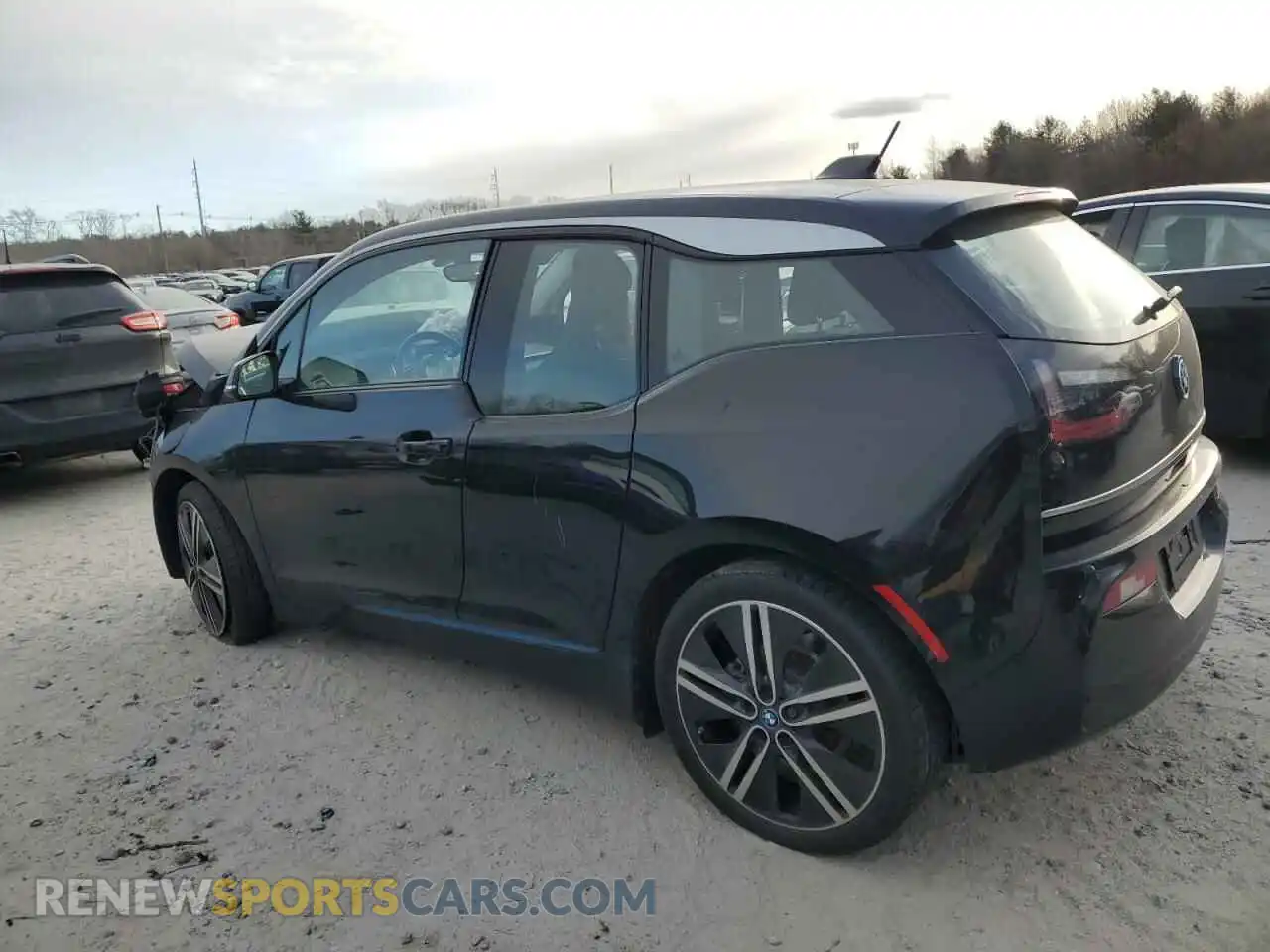 2 fotografías del automóvil dañado WBY8P4C0XM7H46987 BMW I SERIES 2021