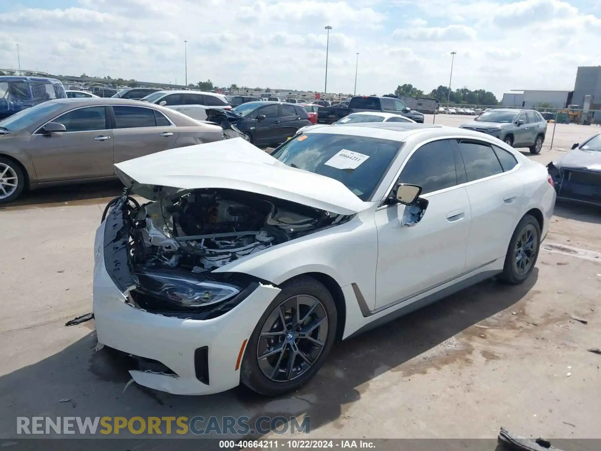 2 fotografías del automóvil dañado WBY73AW0XPFP87662 BMW I4 2023