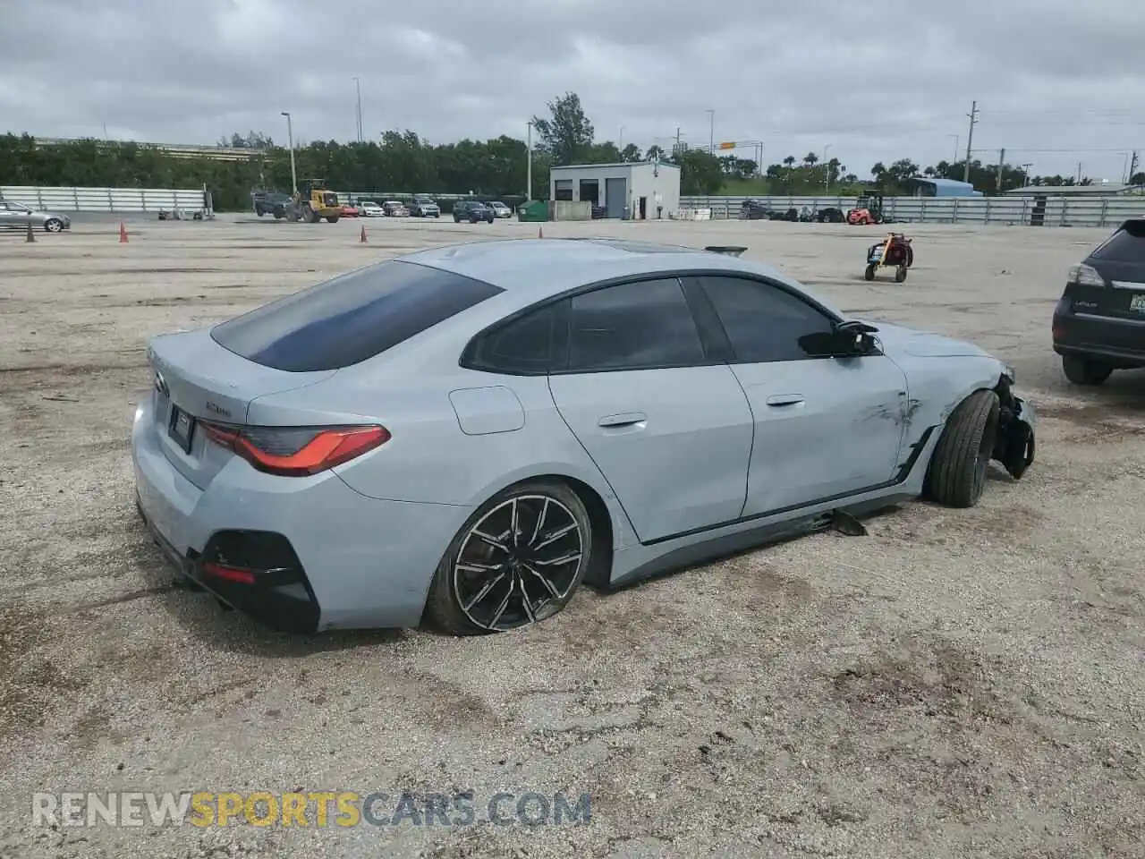 3 Photograph of a damaged car WBY33AW06NFM50076 BMW I4 M50 2022