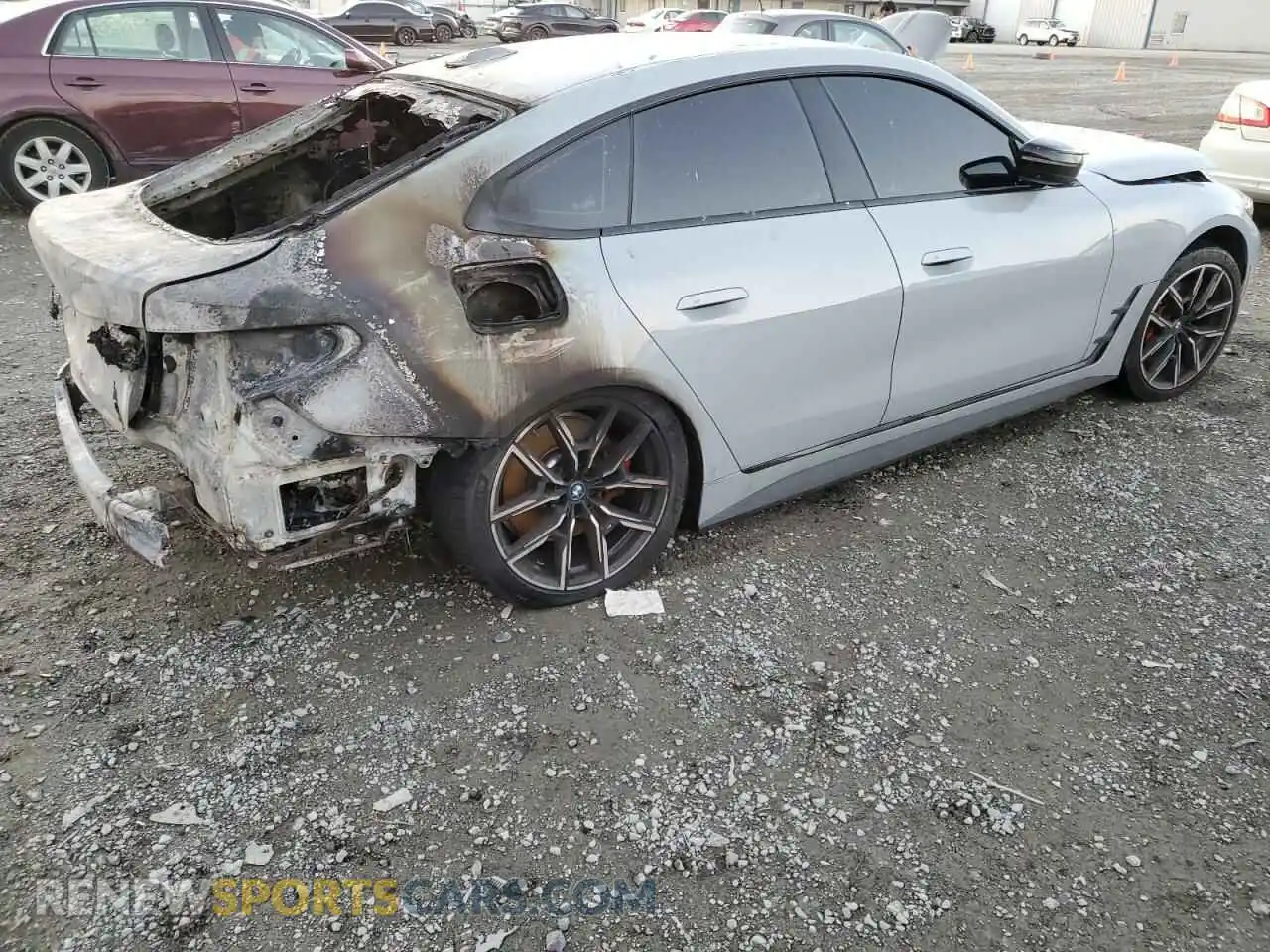 3 Фотография поврежденного автомобиля WBY33AW03PFN52597 BMW I4 M50 2023