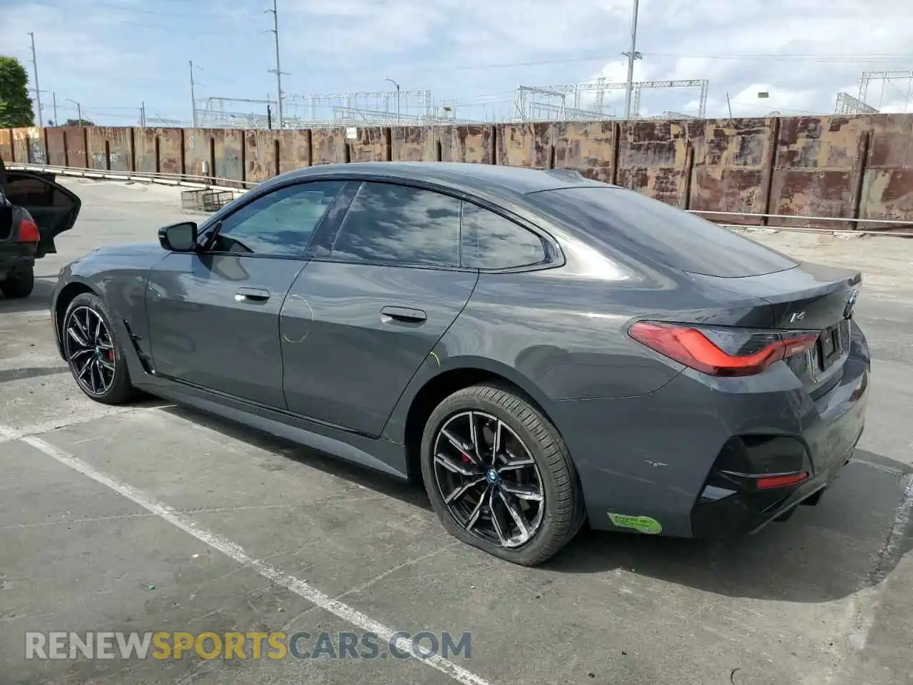 2 Фотография поврежденного автомобиля WBY33AW0XPFN48269 BMW I4 M50 2023