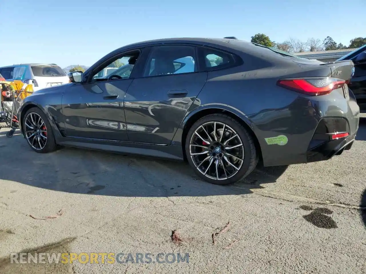 2 Фотография поврежденного автомобиля WBY33AW0XPFP53896 BMW I4 M50 2023