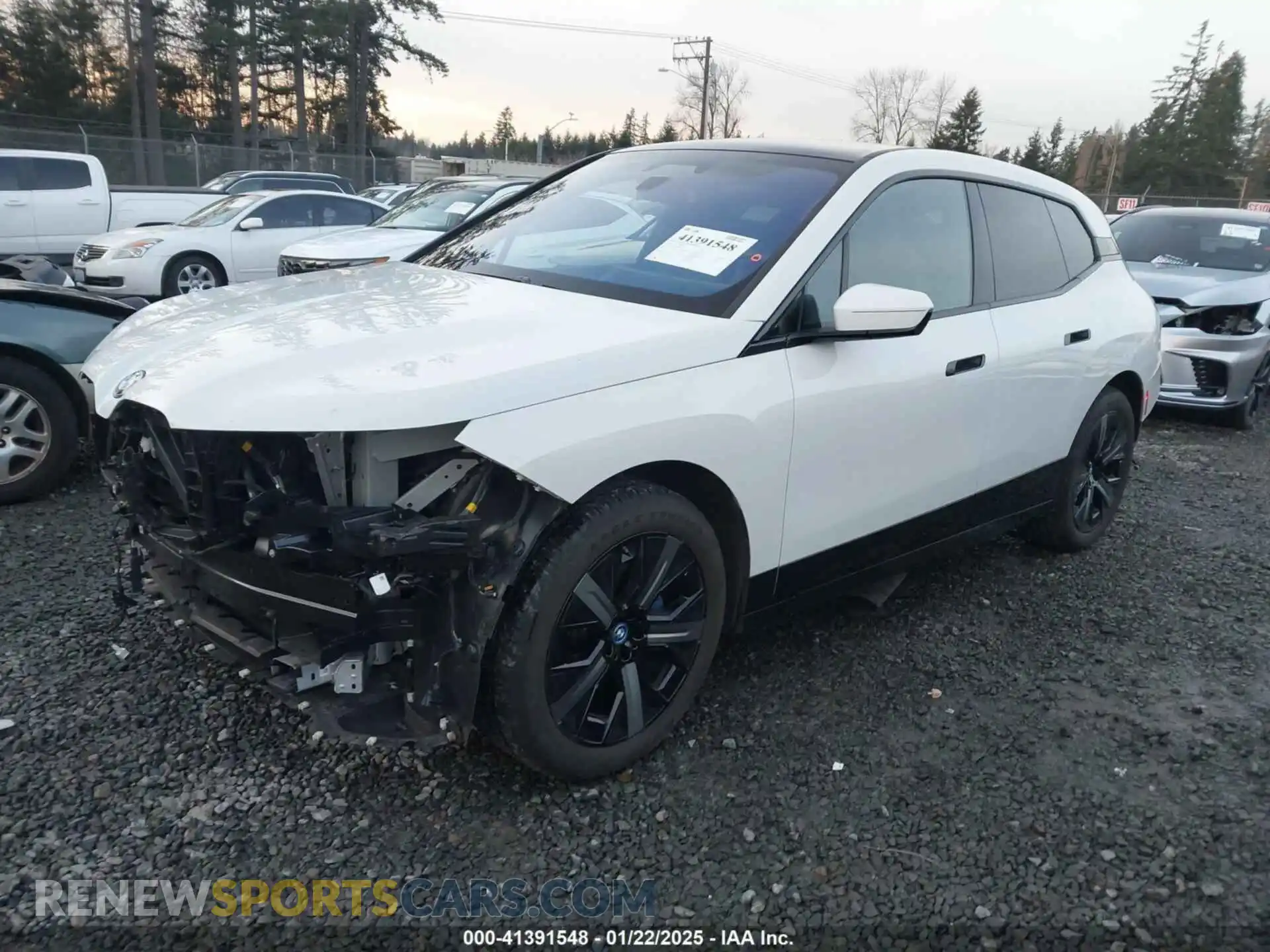 2 fotografías del automóvil dañado WB523CF03RCR84504 BMW IX 2024