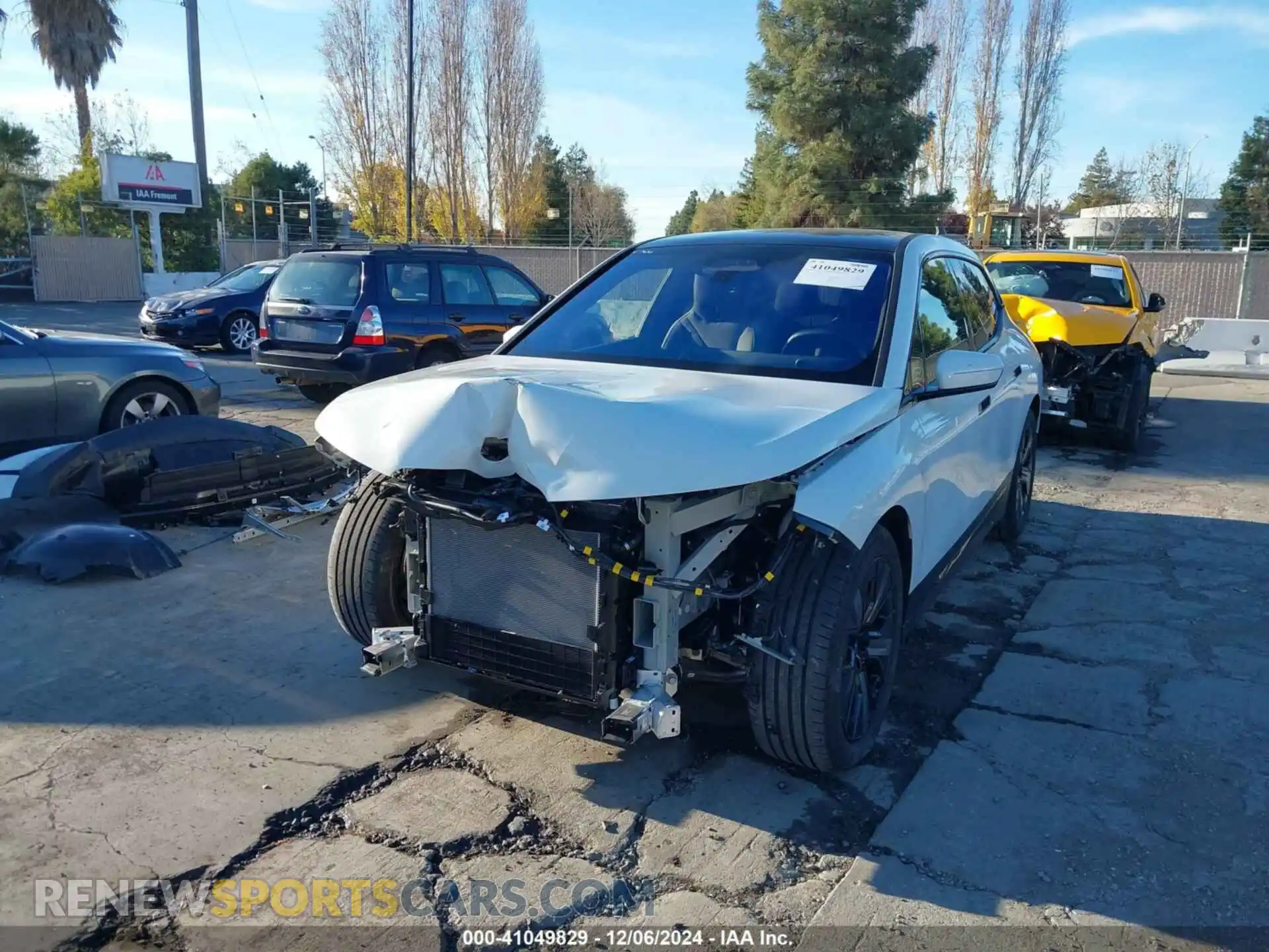 2 Photograph of a damaged car WB523CF0XSCS15701 BMW IX 2025