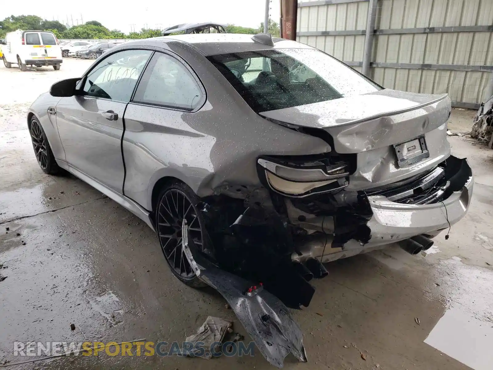3 Photograph of a damaged car WBS2U7C50KVB09010 BMW M2 2019